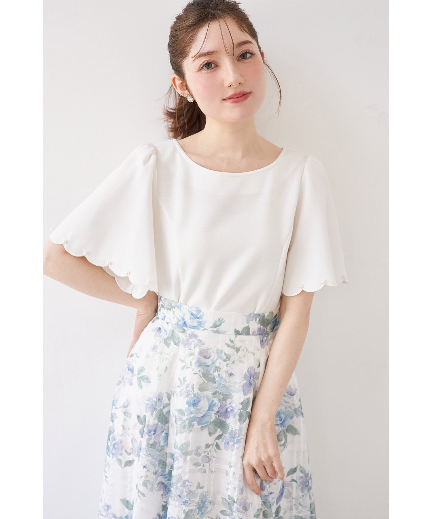 トッコクローゼット tocco closet パール付きスカラップスリーブカットプルオーバー ホワイト