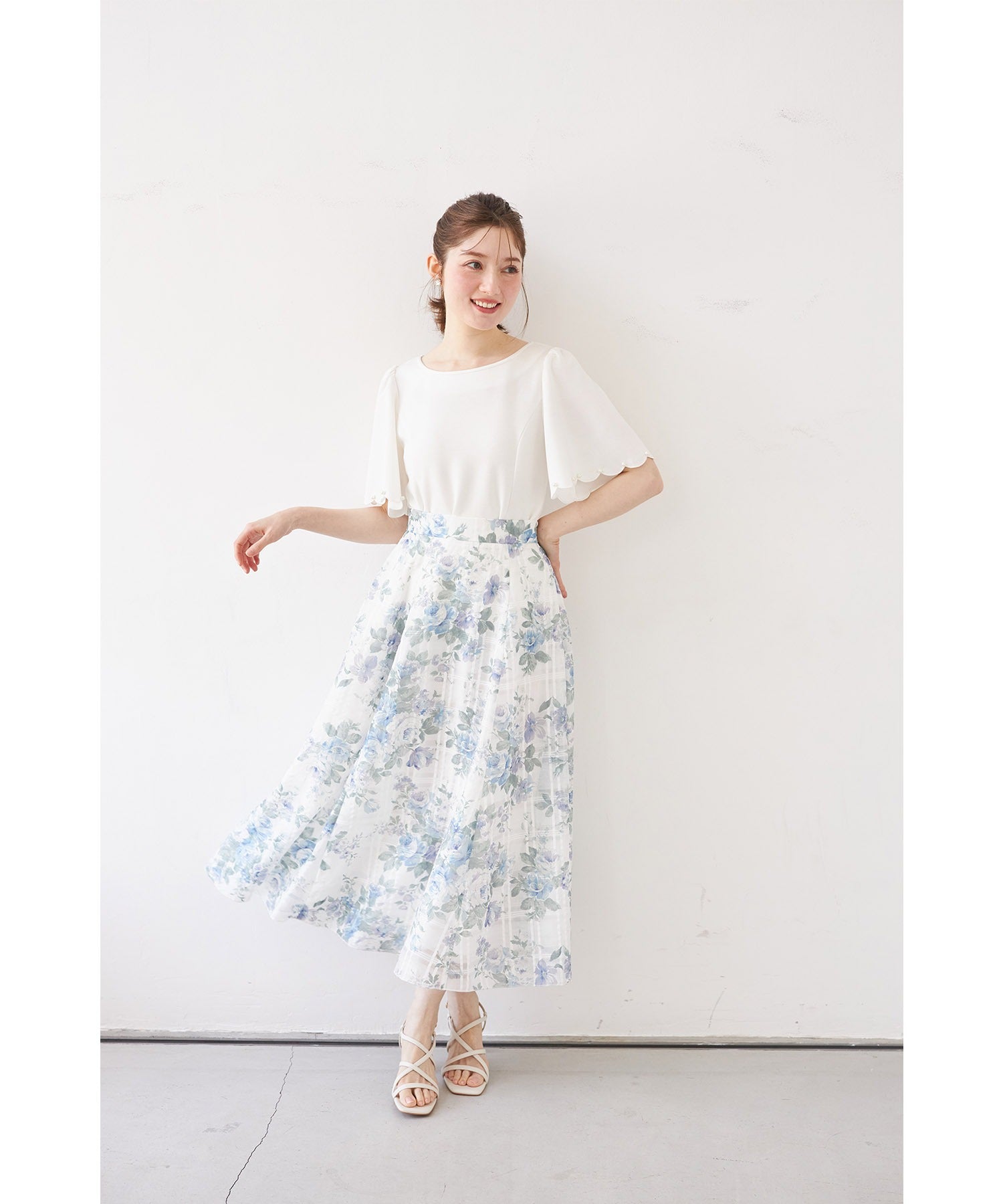 トッコクローゼット tocco closet パール付きスカラップスリーブカットプルオーバー ホワイト