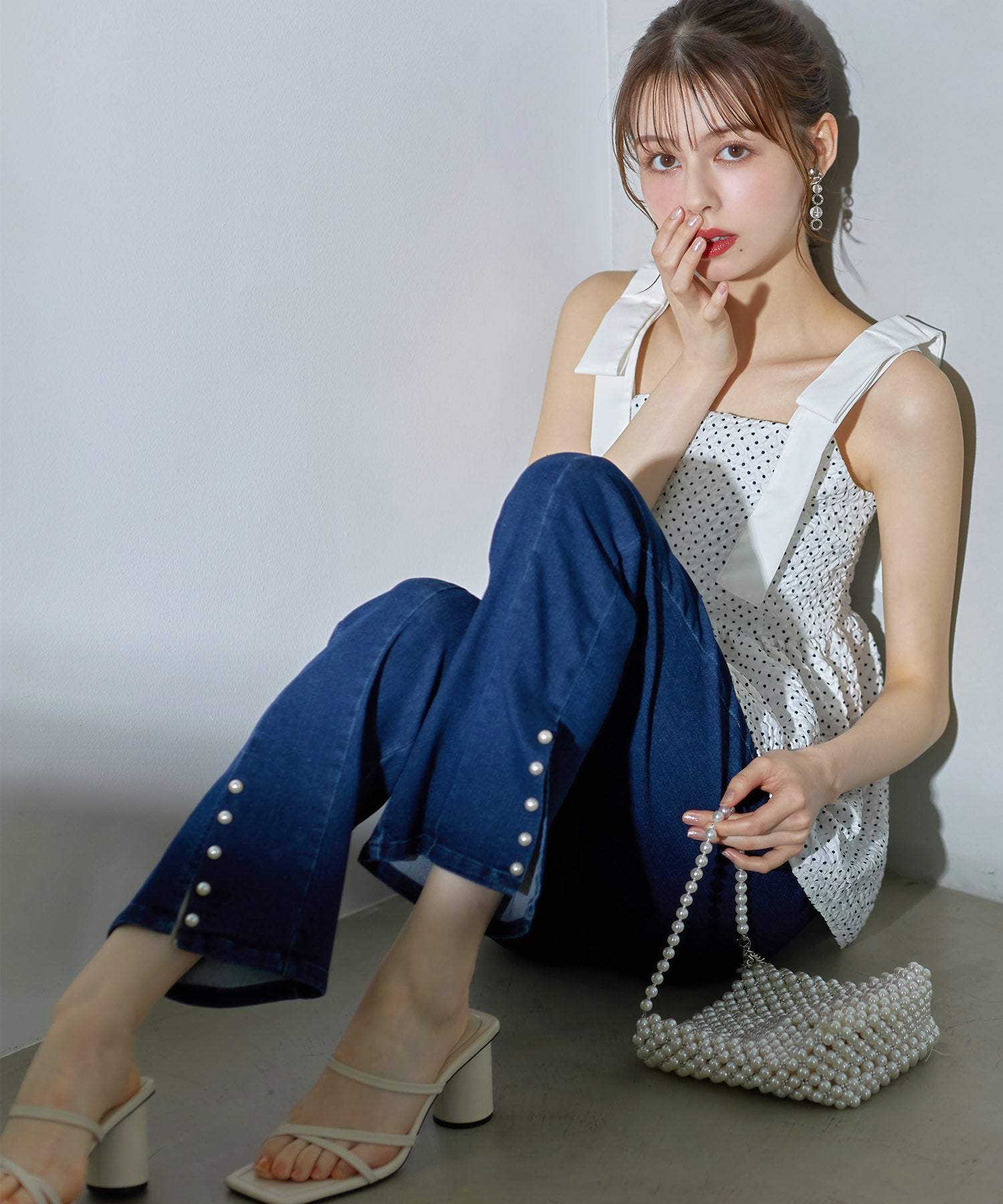 トッコクローゼット tocco closet 裾パール付きウエストスカラップカットパンツ ブルー