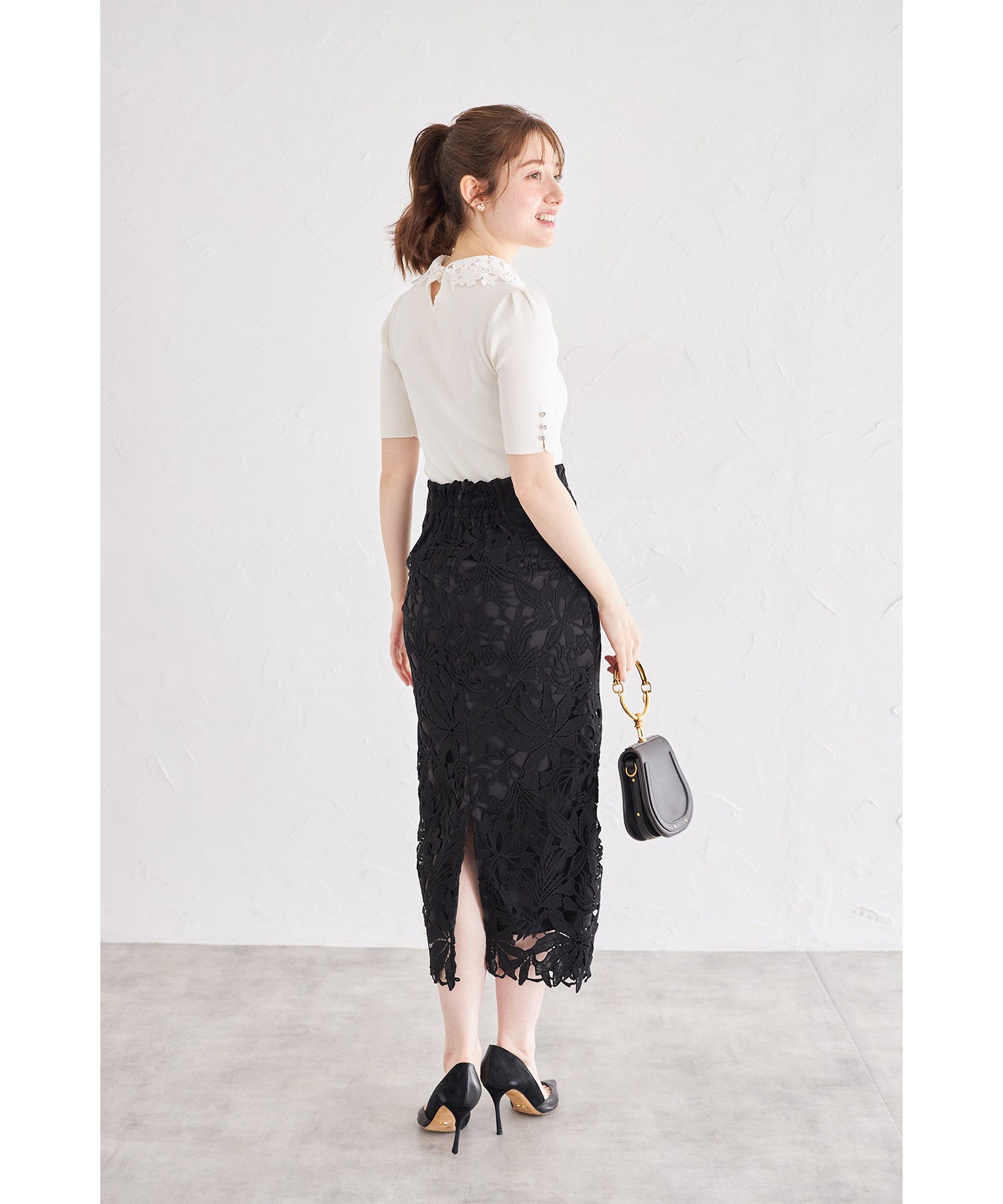 トッコクローゼット tocco closet 2WAYフラワーレース襟付きリブニットプルオーバー ホワイト