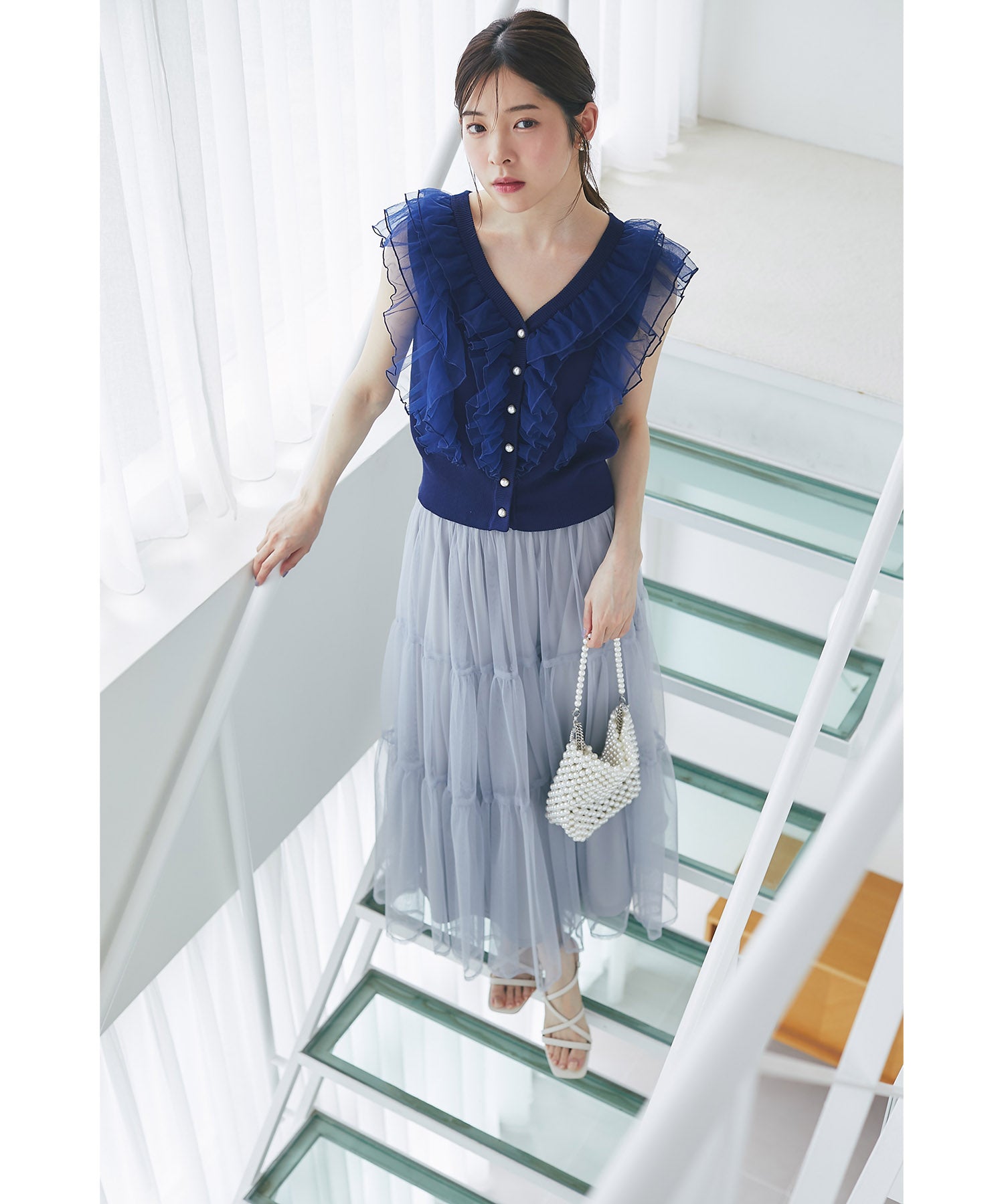 トッコクローゼット tocco closet チュールフリル付きパール釦ニットベスト ネイビー