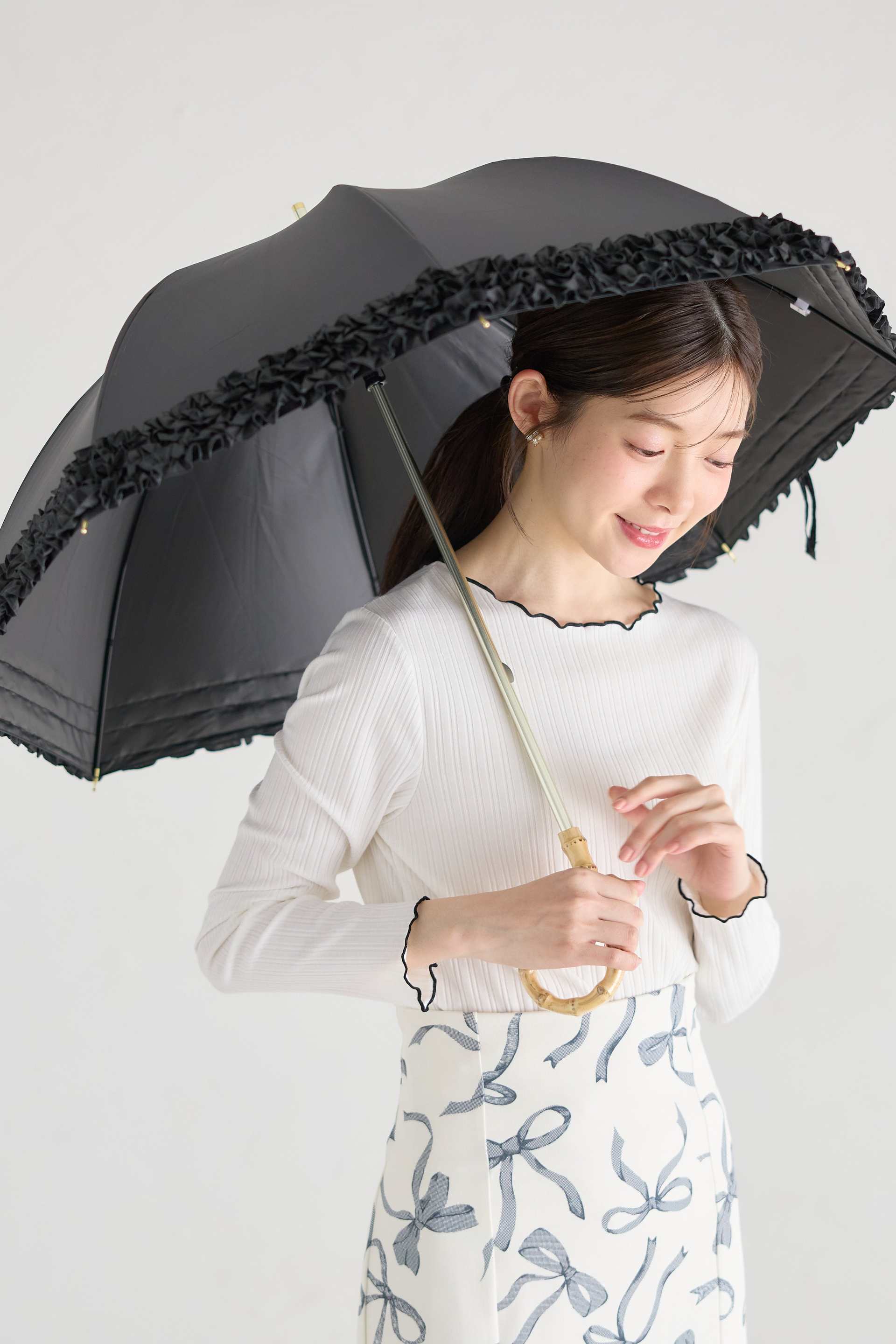 トッコクローゼット tocco closet 完全遮光100％＆雨天兼用♪ホイップフリル長傘 ブラック