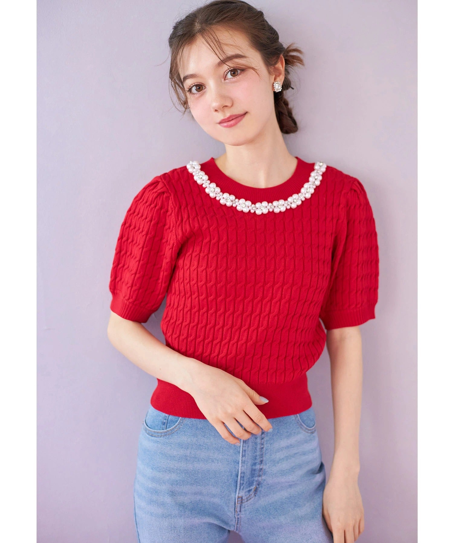 トッコクローゼット tocco closet フラワーパールビジュー付きケーブルニットプルオーバー レッド