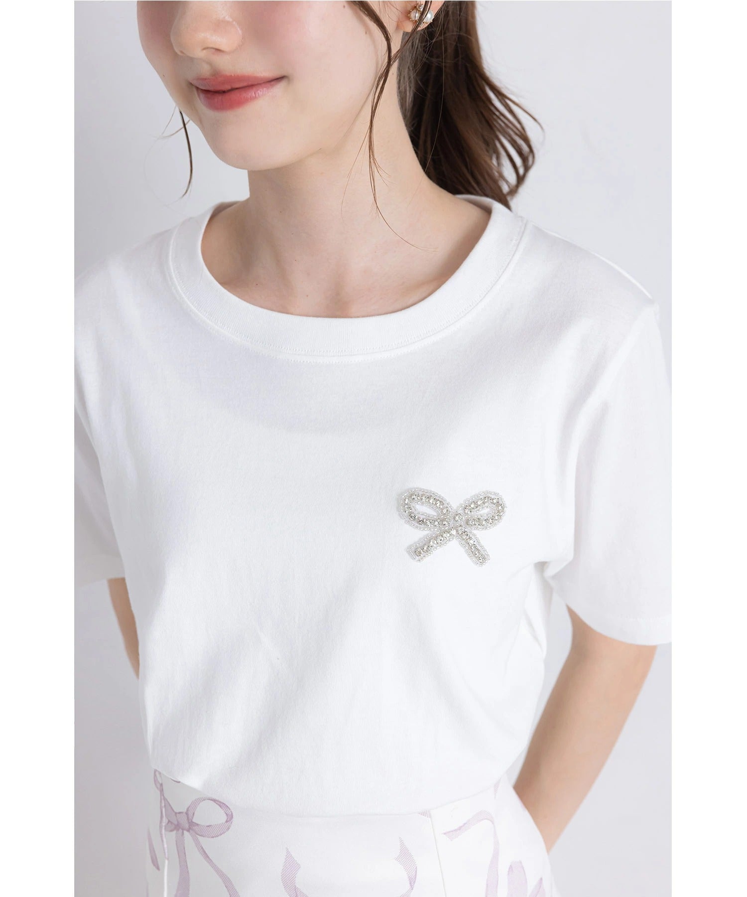 トッコクローゼット tocco closet リボンビジュー付きTシャツ ホワイト