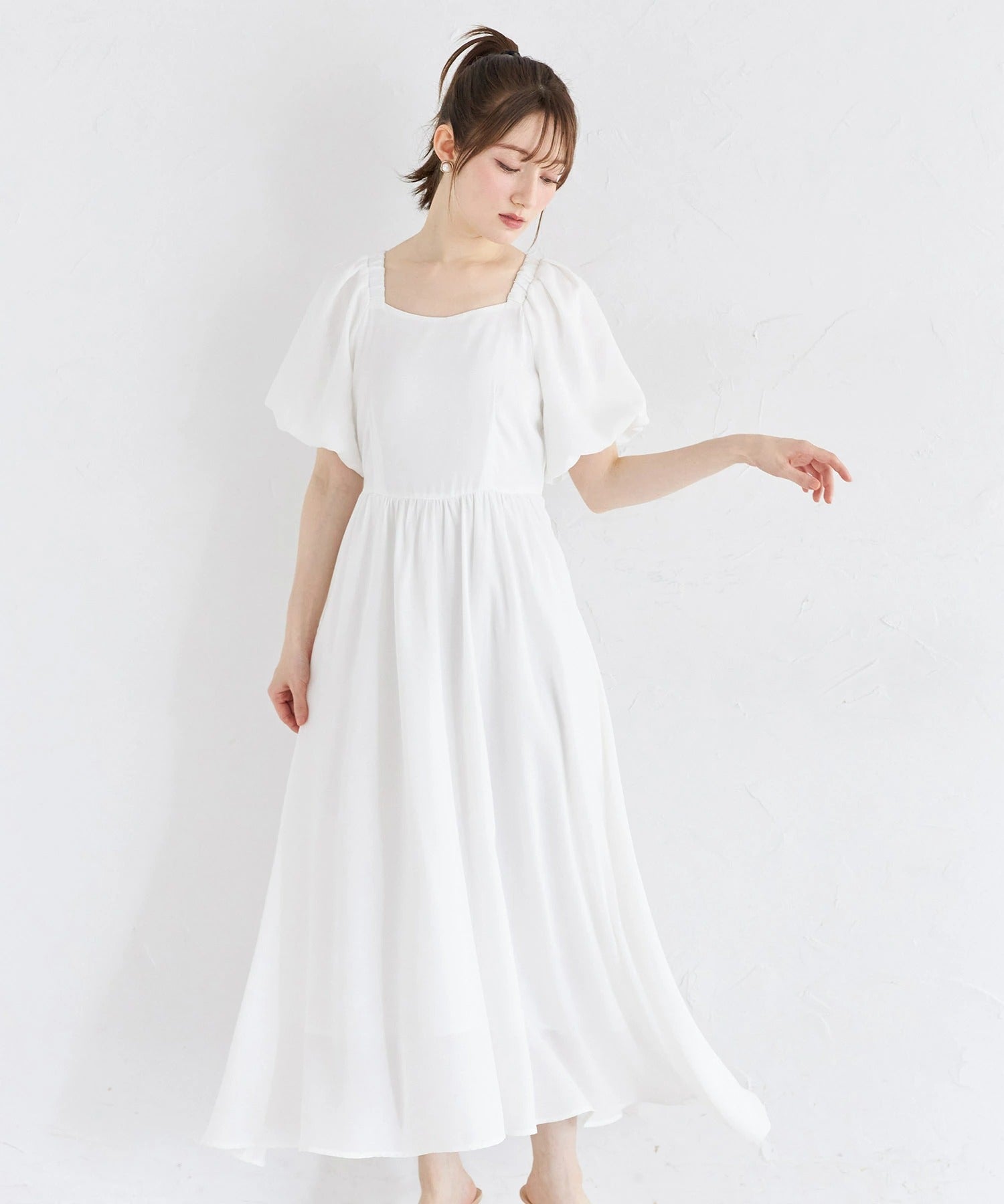 トッコクローゼット tocco closet 後ろビックリボン付きバルーンスリーブワンピース ホワイト
