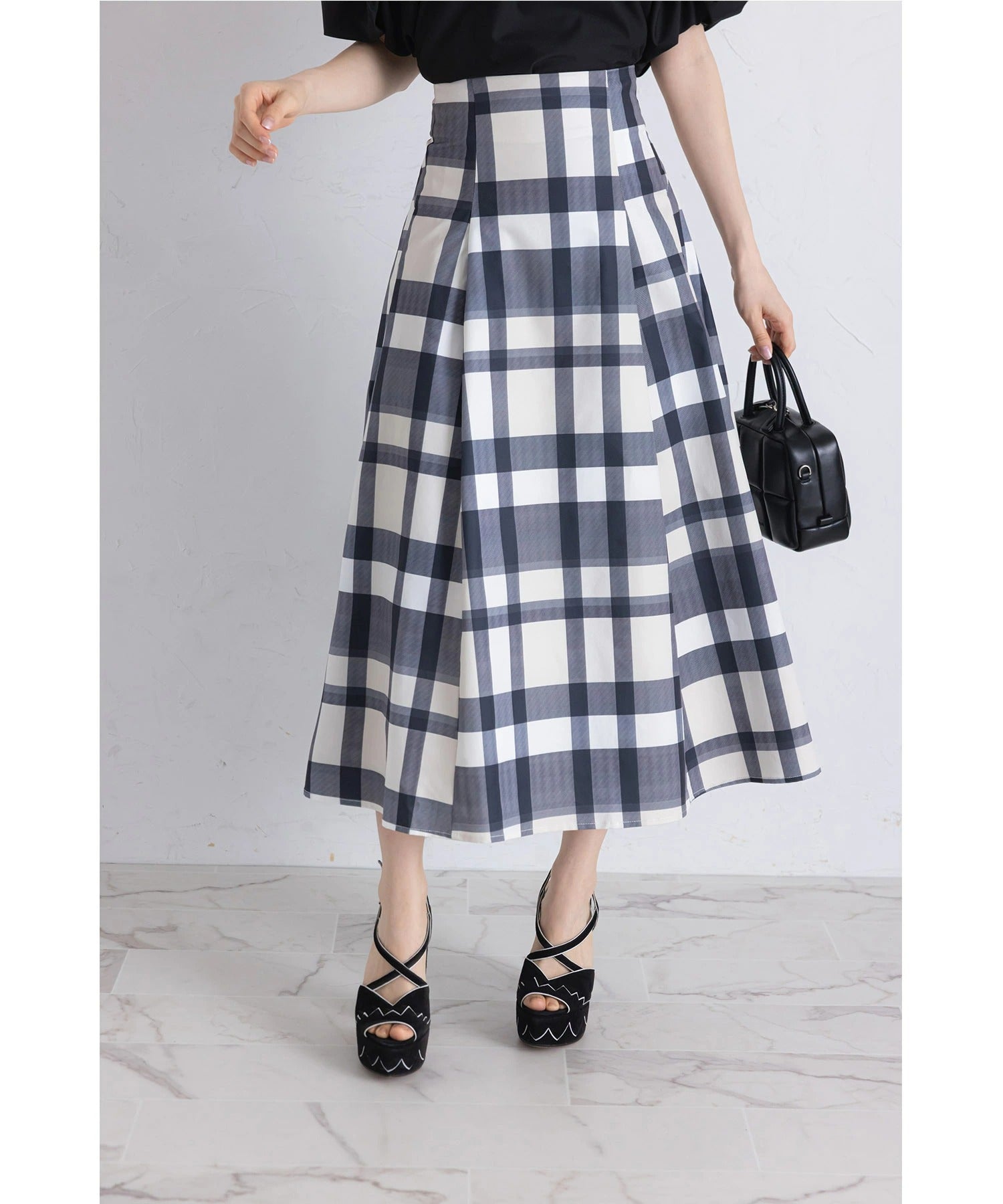 トッコクローゼット tocco closet ウエストダーツチェック柄フレアスカート ブラック