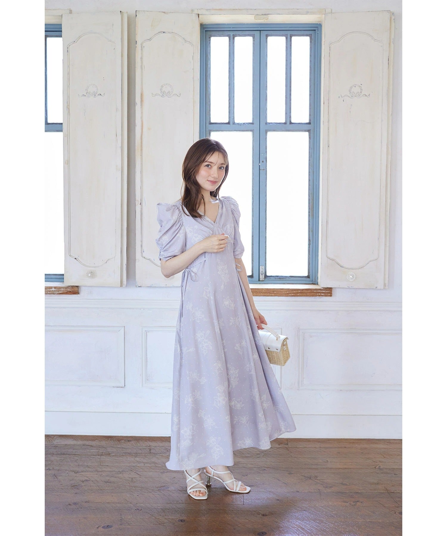トッコクローゼット tocco closet サイドリボン付きパワーショルダーフラワープリントワンピース グレー