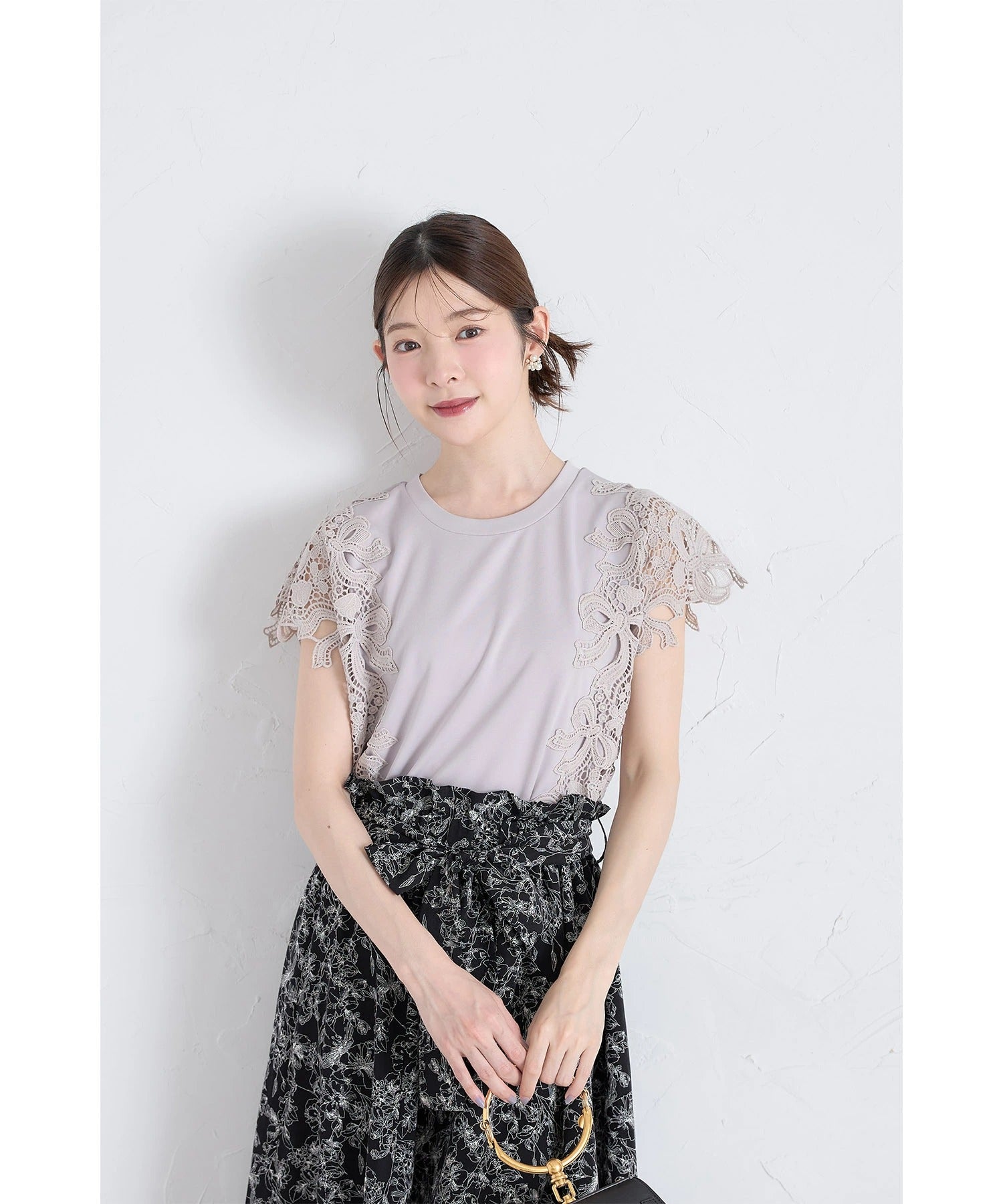 トッコクローゼット tocco closet 接触冷感♪リボン×フラワーレース装飾カットソープルオーバー ベージュ