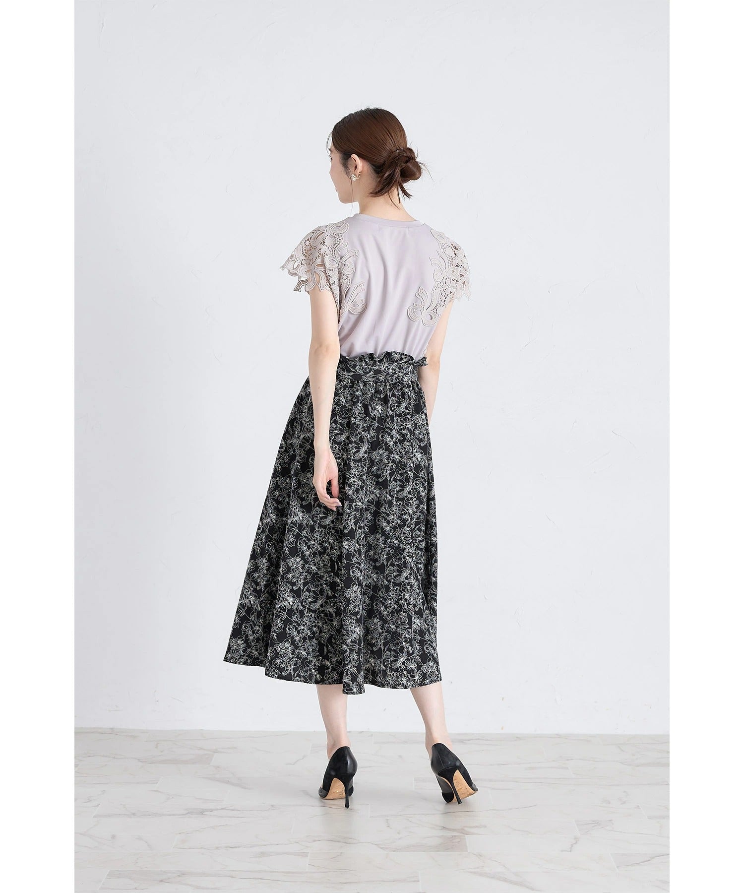 トッコクローゼット tocco closet 接触冷感♪リボン×フラワーレース装飾カットソープルオーバー ベージュ