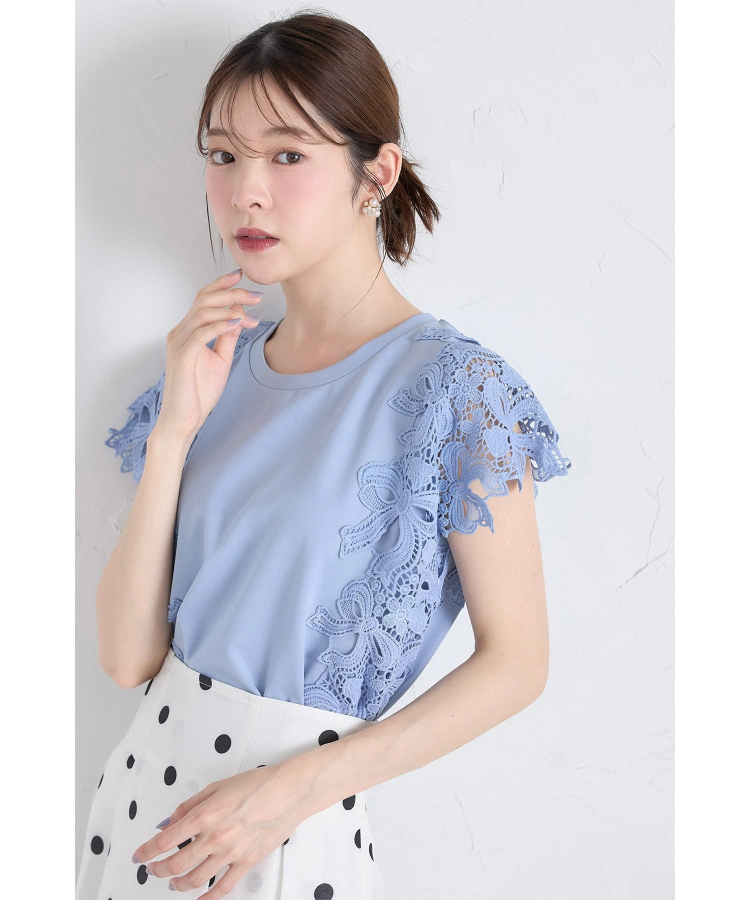 トッコクローゼット tocco closet 接触冷感♪リボン×フラワーレース装飾カットソープルオーバー ブルー