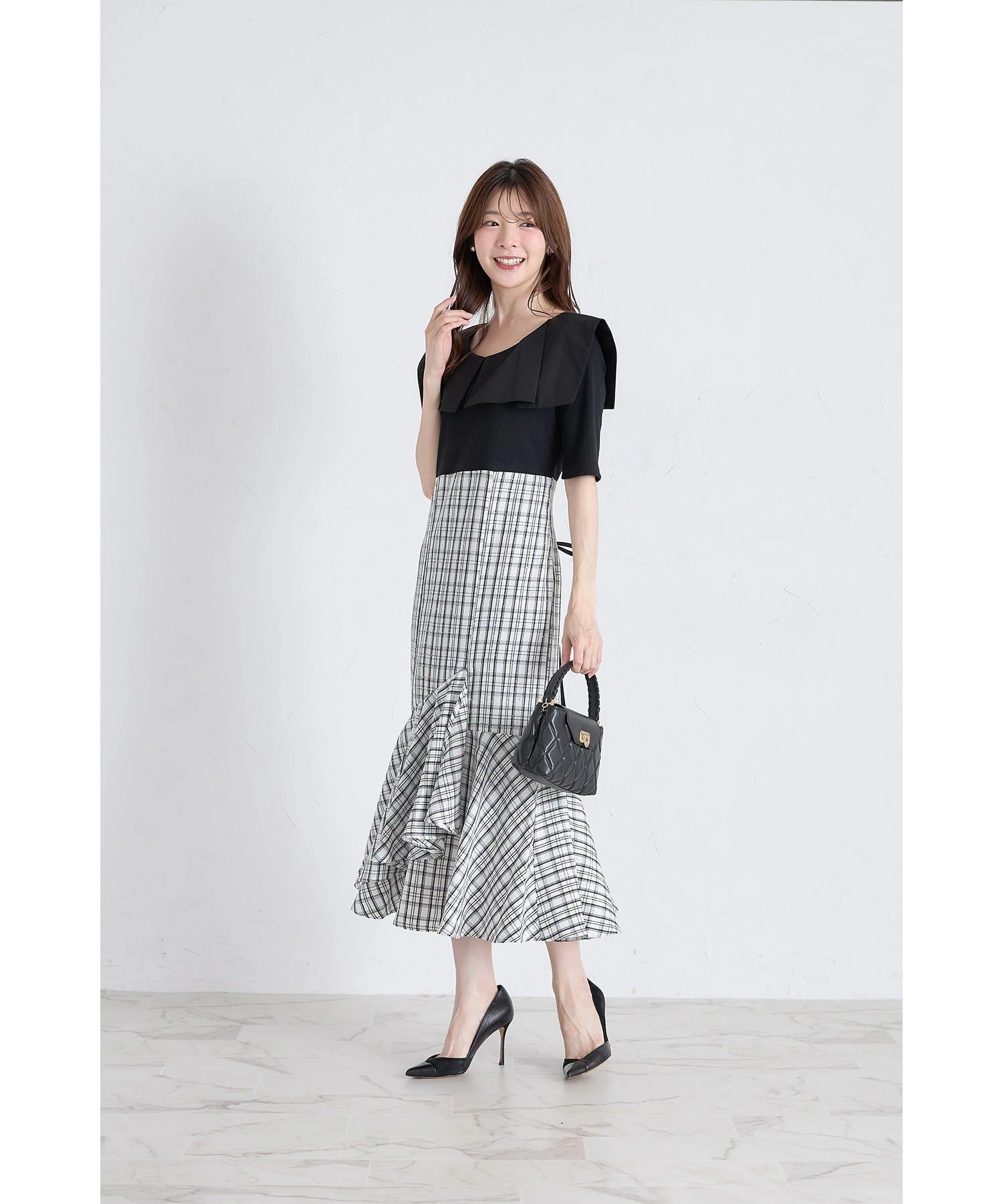 トッコクローゼット tocco closet ビックカラー付きストーン装飾チェック柄バックレースアップドッキングワンピース ホワイト
