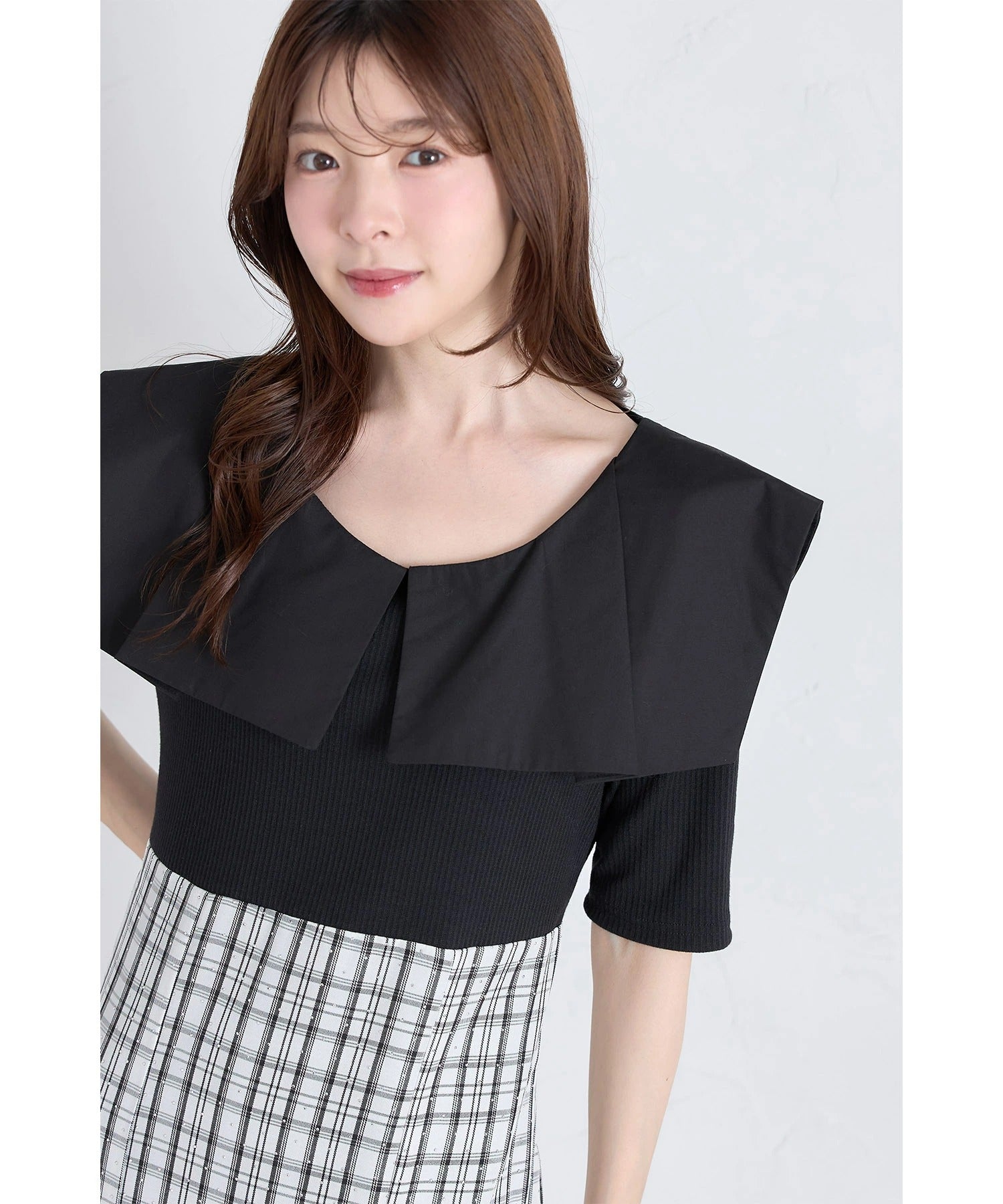 トッコクローゼット tocco closet ビックカラー付きストーン装飾チェック柄バックレースアップドッキングワンピース ホワイト