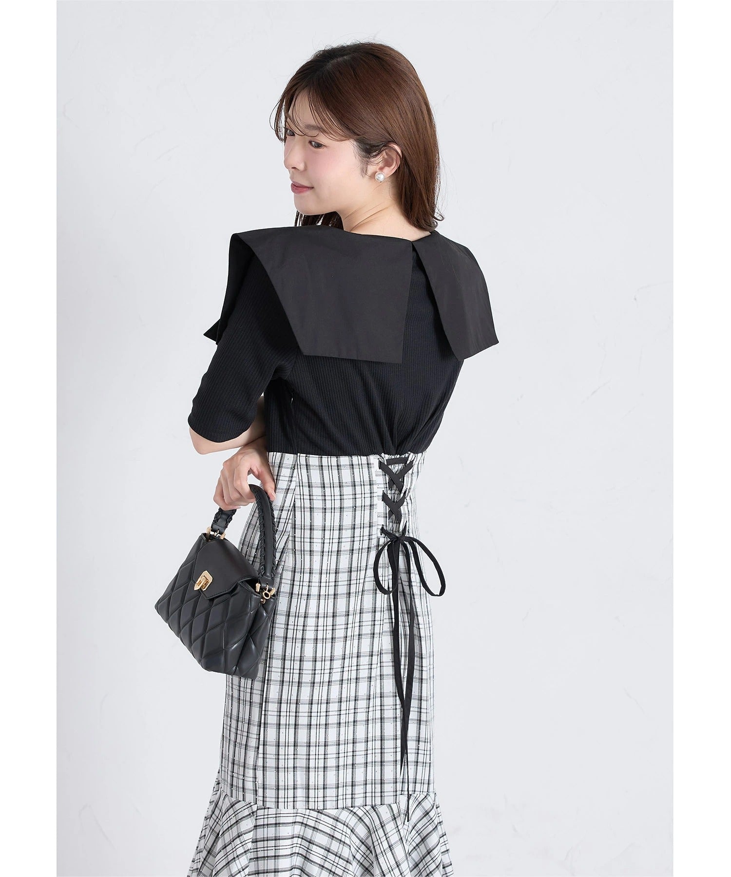トッコクローゼット tocco closet ビックカラー付きストーン装飾チェック柄バックレースアップドッキングワンピース ホワイト