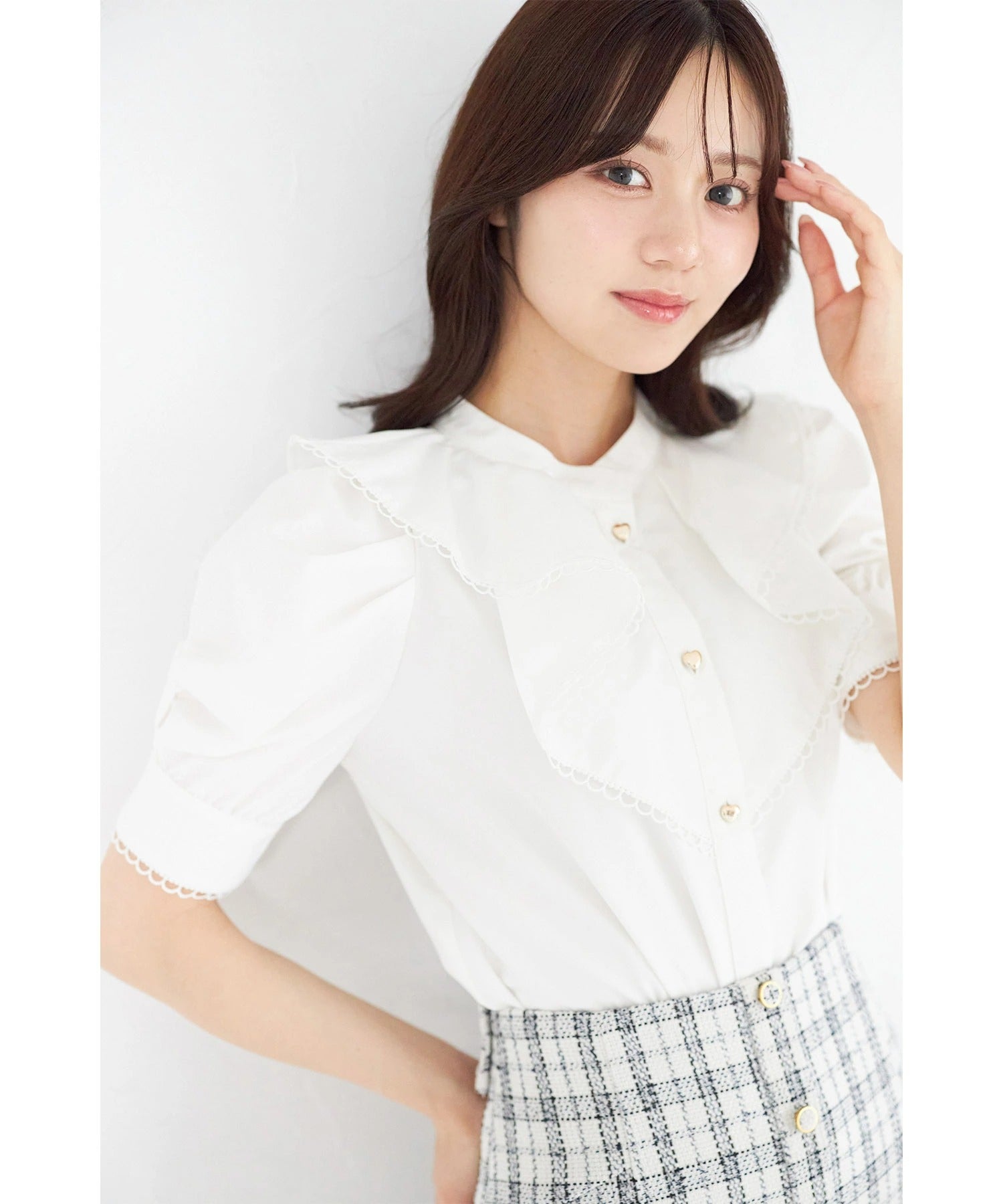 トッコクローゼット tocco closet ハート釦ラインレース装飾ラッフルフリルブラウス ホワイト