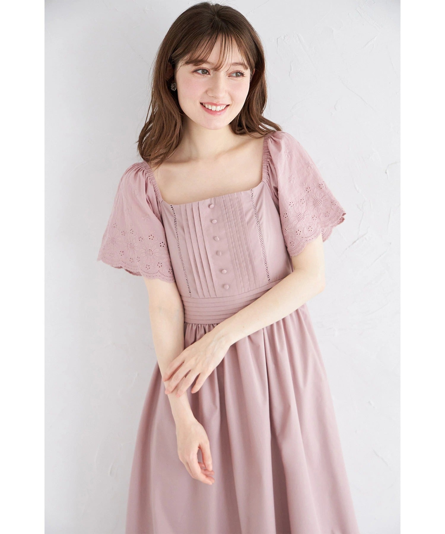 トッコクローゼット tocco closet ピンタックフラワーカットワークレース刺繍コットンティアードワンピース ピンク