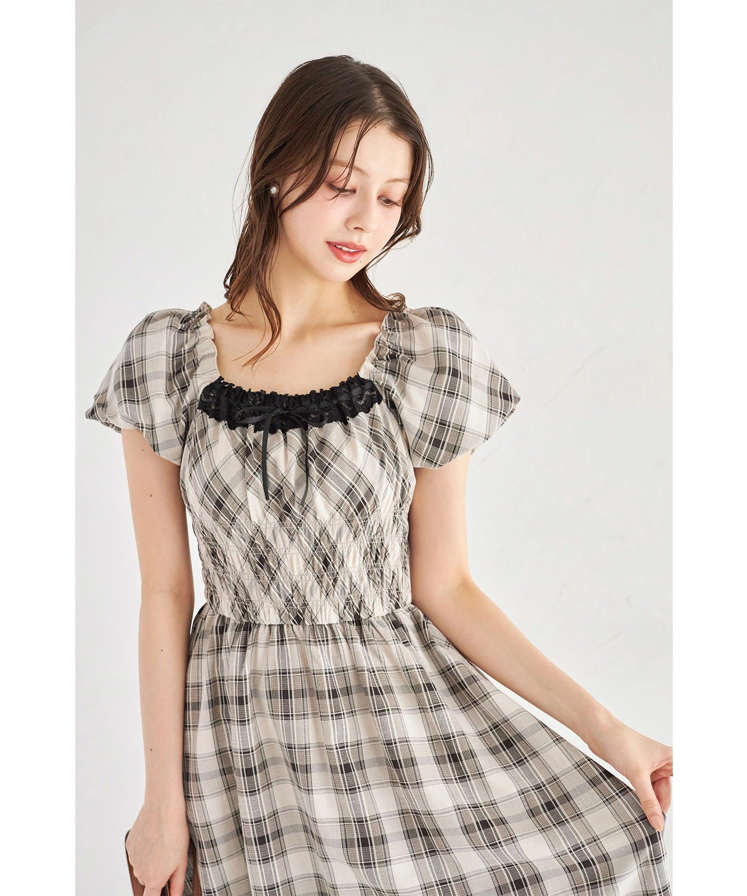 トッコクローゼット tocco closet レース＆リボン装飾チェック柄ウエストシャーリングワンピース ベージュ