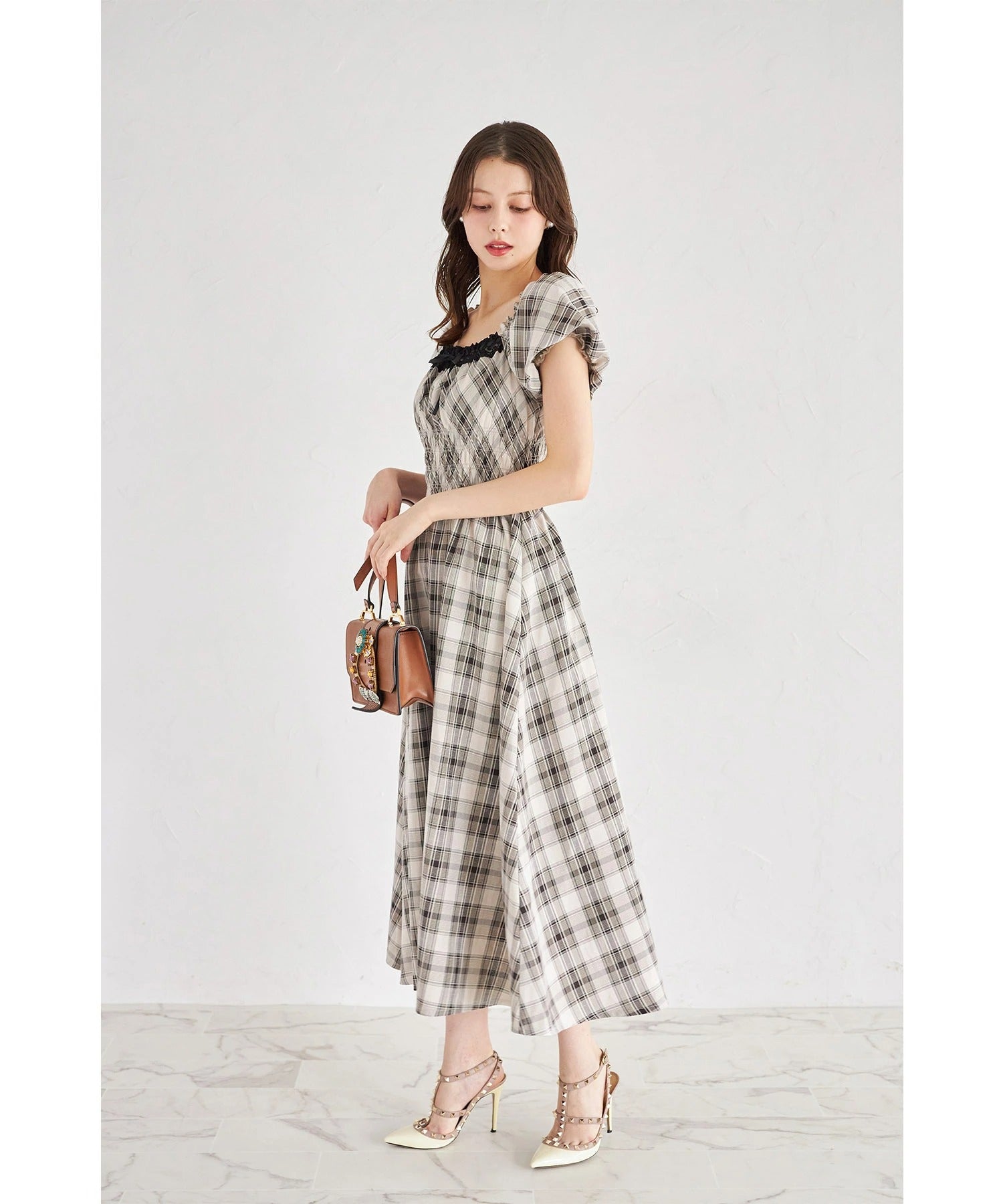 トッコクローゼット tocco closet レース＆リボン装飾チェック柄ウエストシャーリングワンピース ベージュ