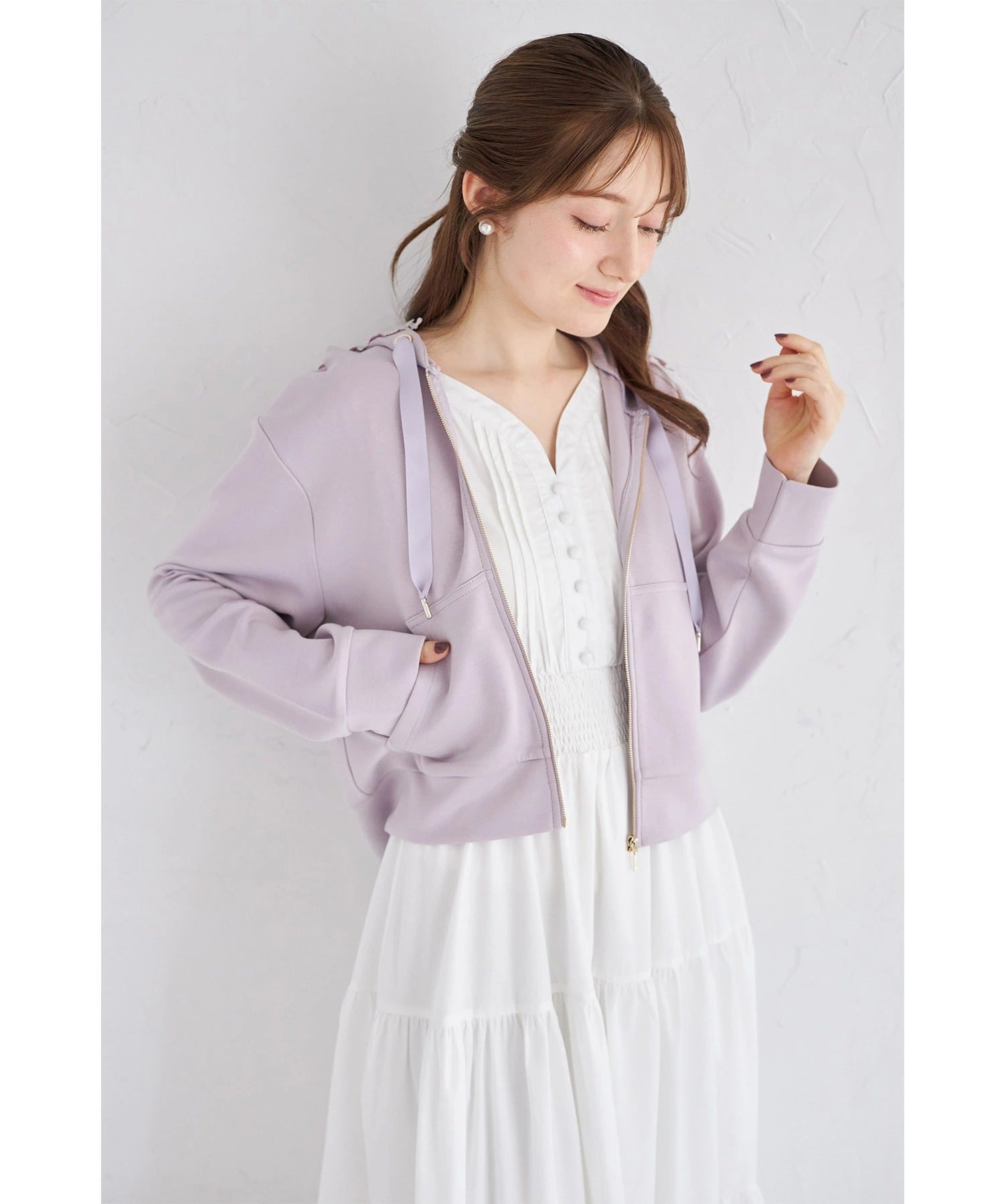 トッコクローゼット tocco closet 軽くて優しい着心地♪フラワーレース装飾ふんわりスフレタッチジップパーカー パープル