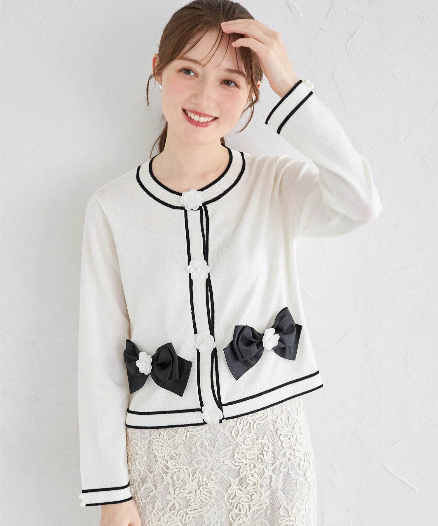 トッコクローゼット tocco closet フラワーモチーフ＆リボン付きバイカラーニットカーディガン ホワイト