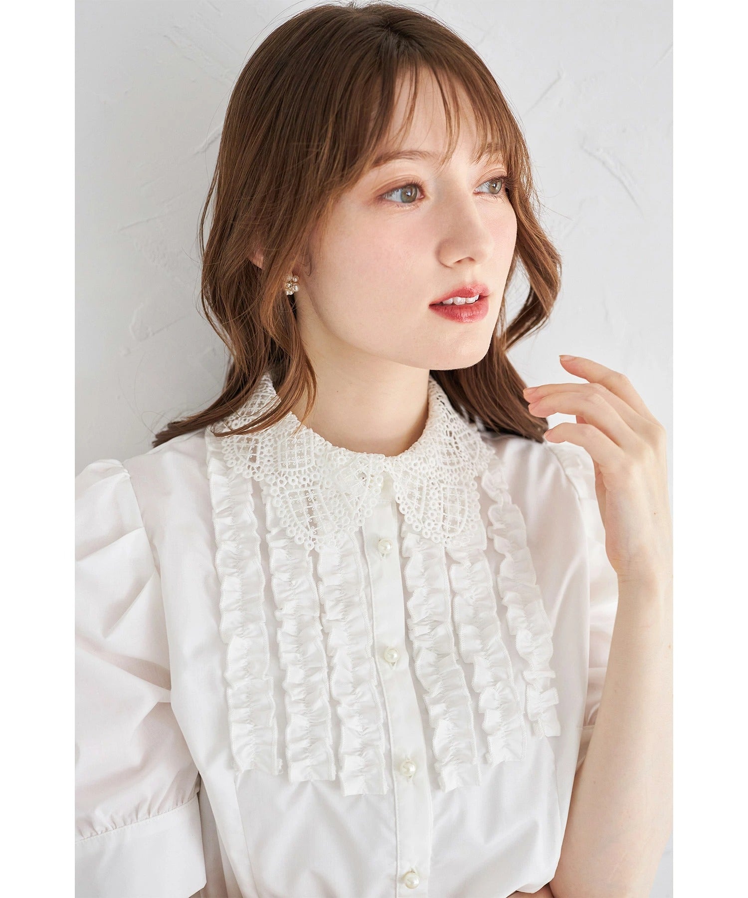トッコクローゼット tocco closet 2WAYレース襟付きパール釦フリルブラウス ホワイト