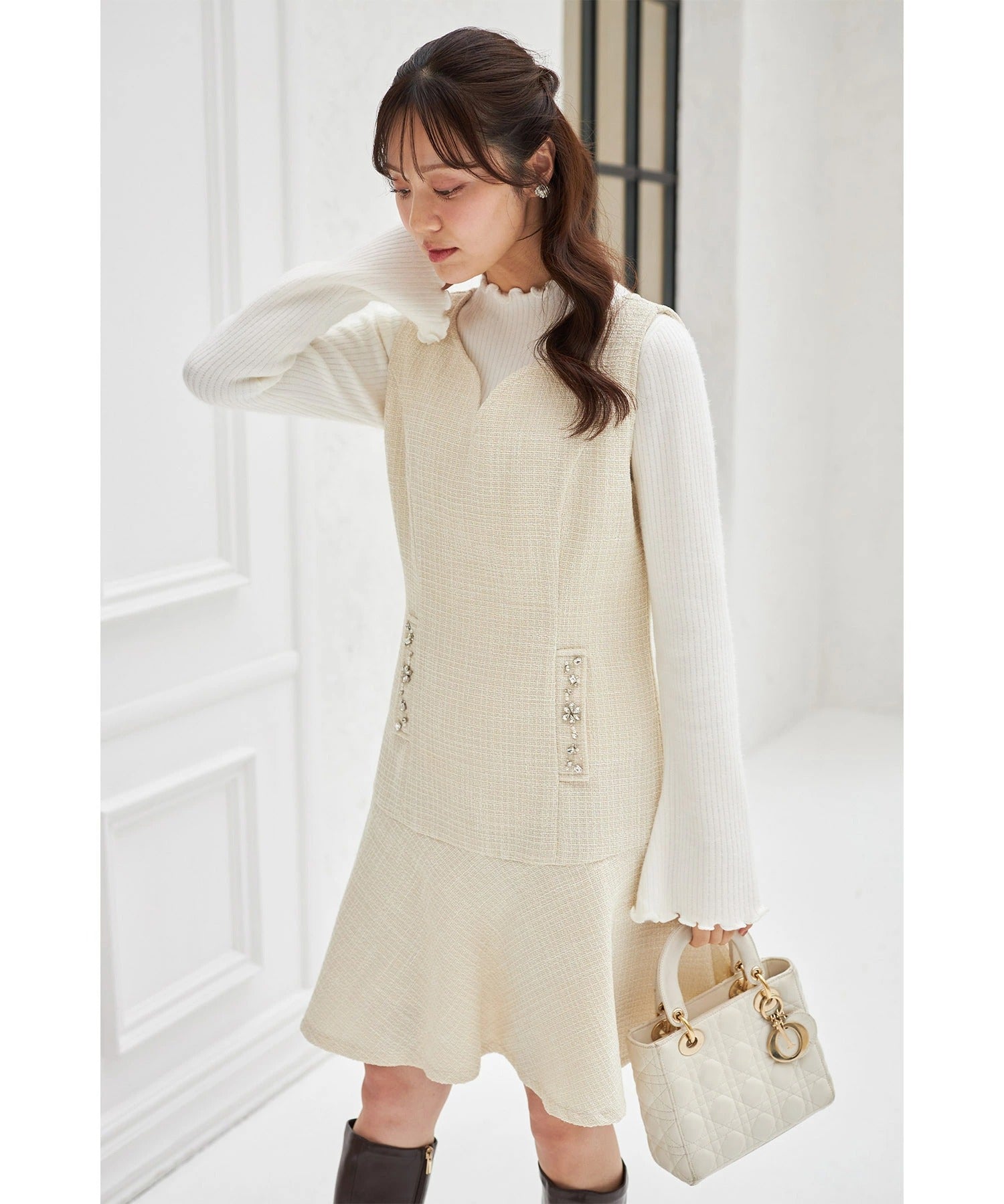 トッコクローゼット tocco closet ポケットビジュー付きツイードジャンパースカート ホワイト