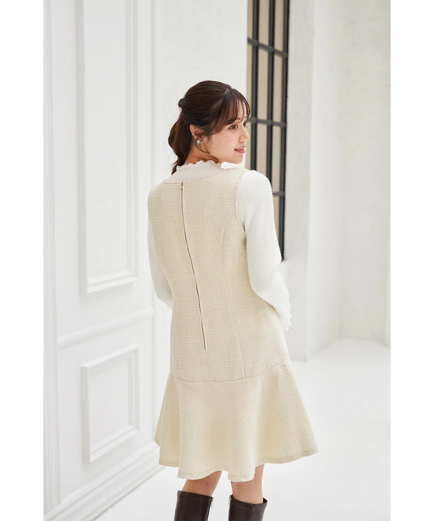 トッコクローゼット tocco closet ポケットビジュー付きツイードジャンパースカート ホワイト