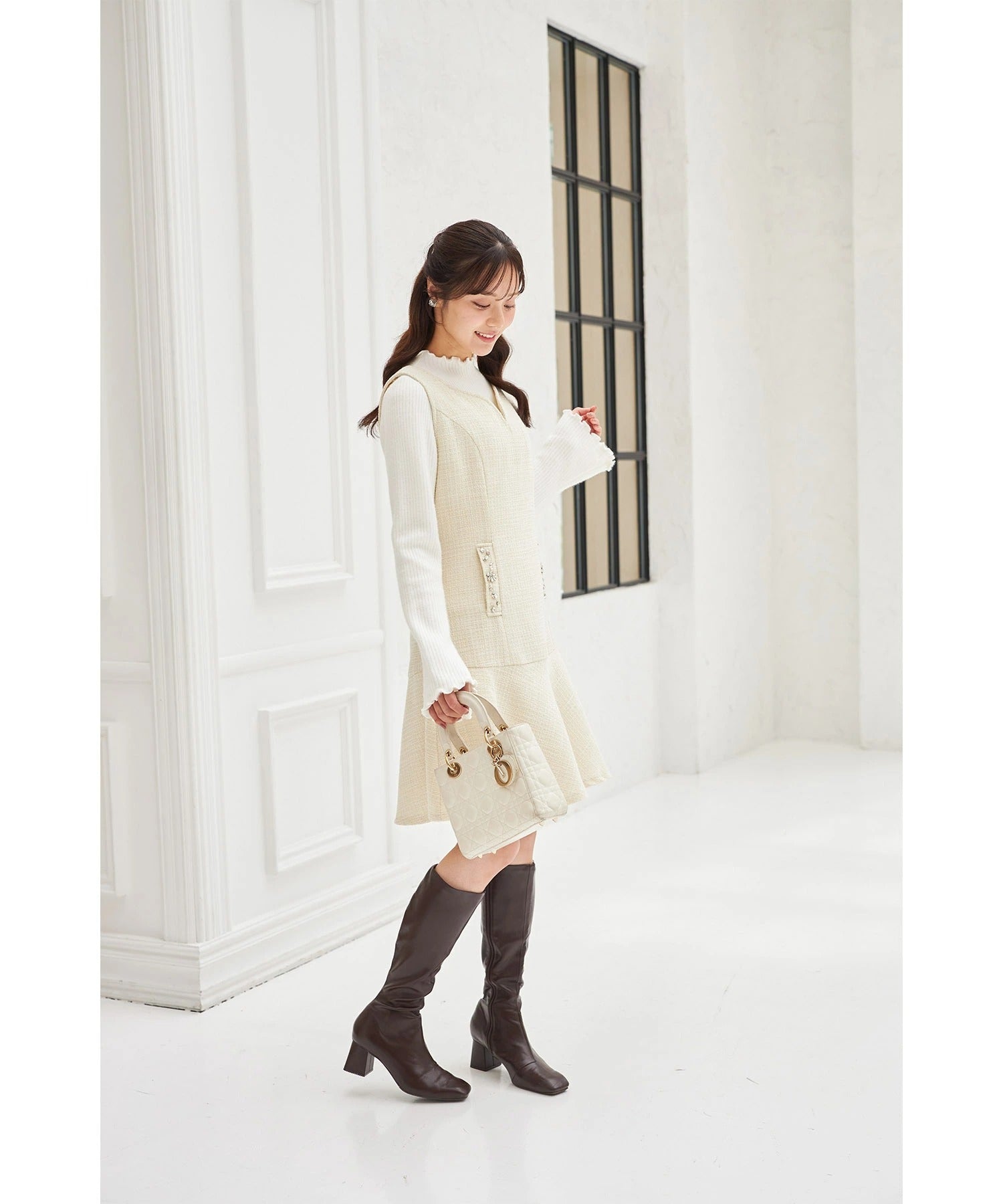 トッコクローゼット tocco closet ポケットビジュー付きツイードジャンパースカート ホワイト