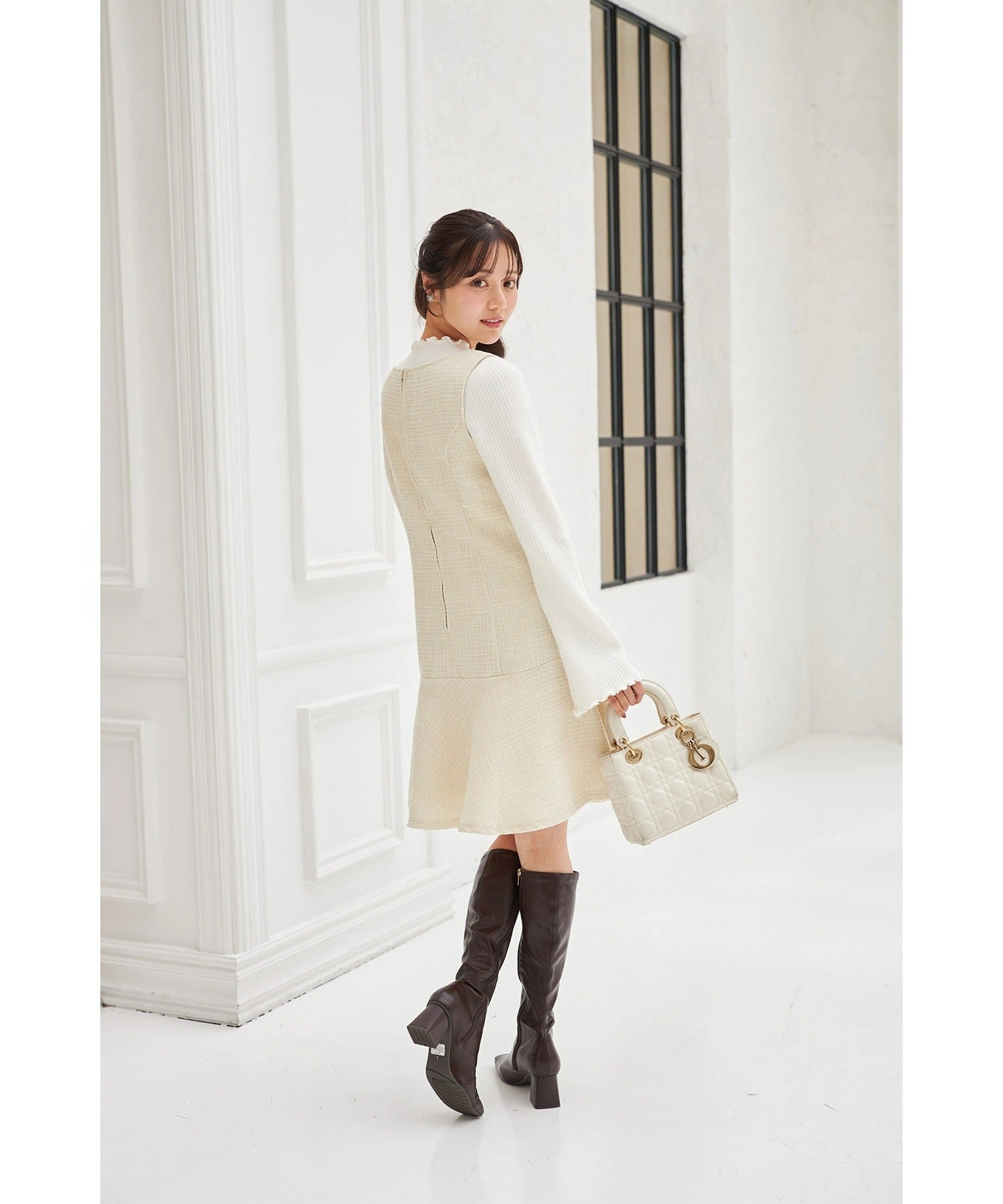 トッコクローゼット tocco closet ポケットビジュー付きツイードジャンパースカート ホワイト