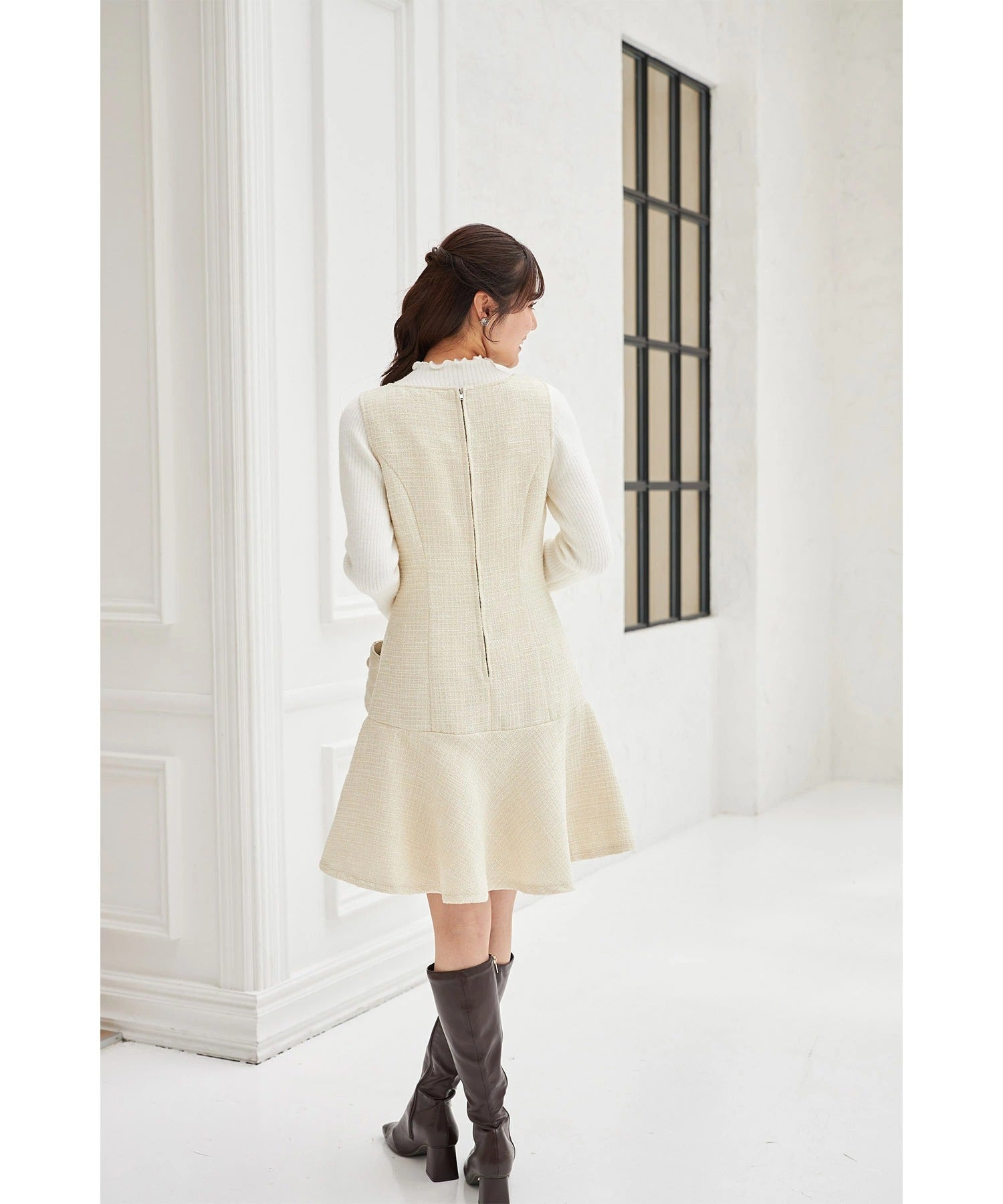 トッコクローゼット tocco closet ポケットビジュー付きツイードジャンパースカート ホワイト