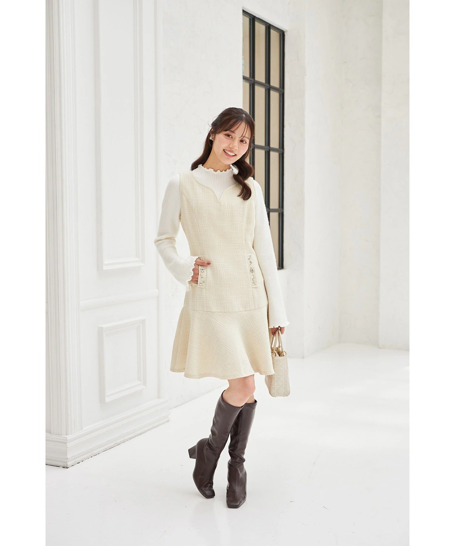 トッコクローゼット tocco closet ポケットビジュー付きツイードジャンパースカート ホワイト