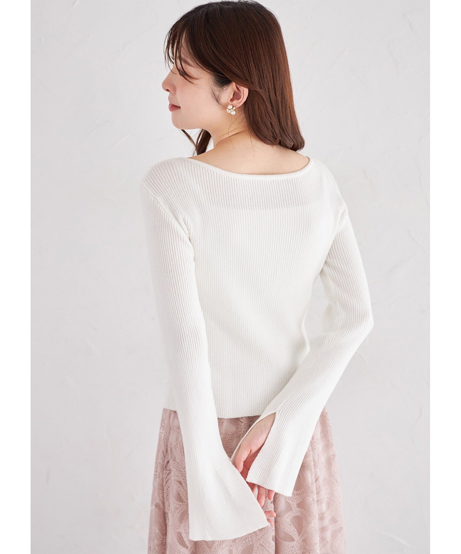 トッコクローゼット tocco closet フレアスリーブラメリブニットプルオーバー ホワイト