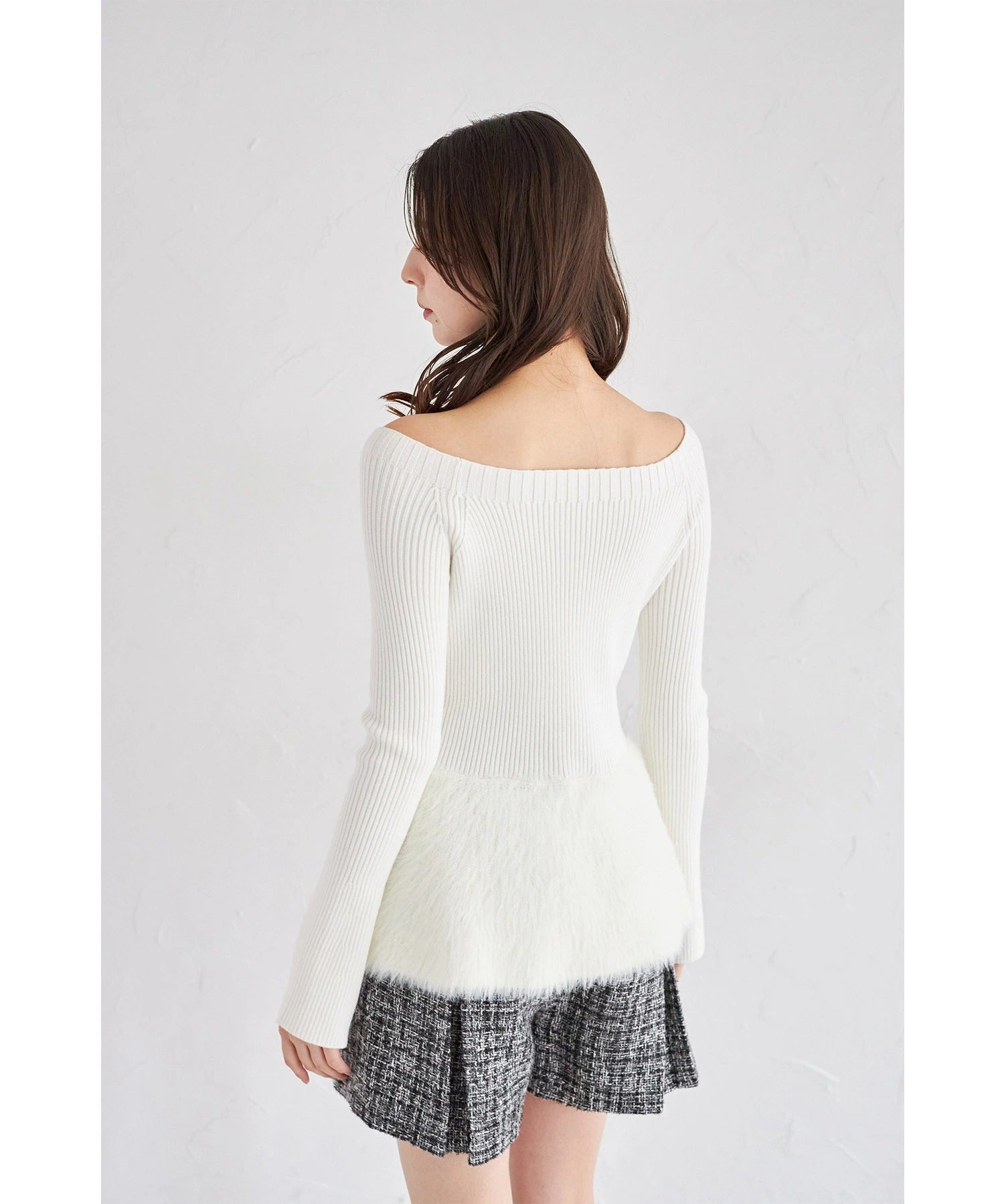 トッコクローゼット tocco closet シャギー切り替えリブニットペプラムプルオーバー ホワイト