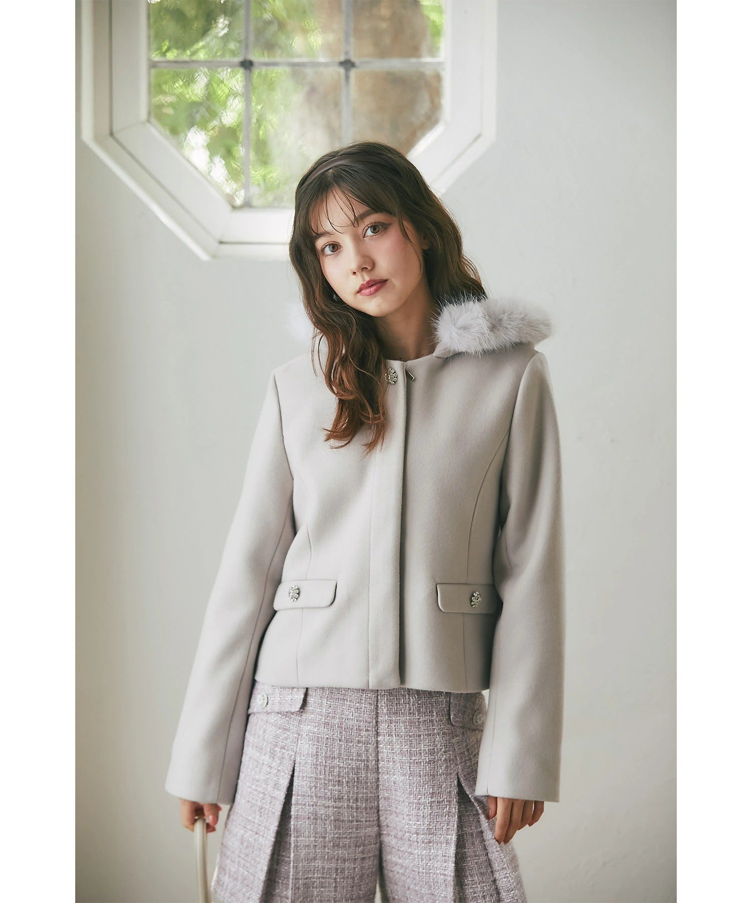 トッコクローゼット tocco closet 取り外し可能なファー付きビジュー装飾ショートコート ピンク