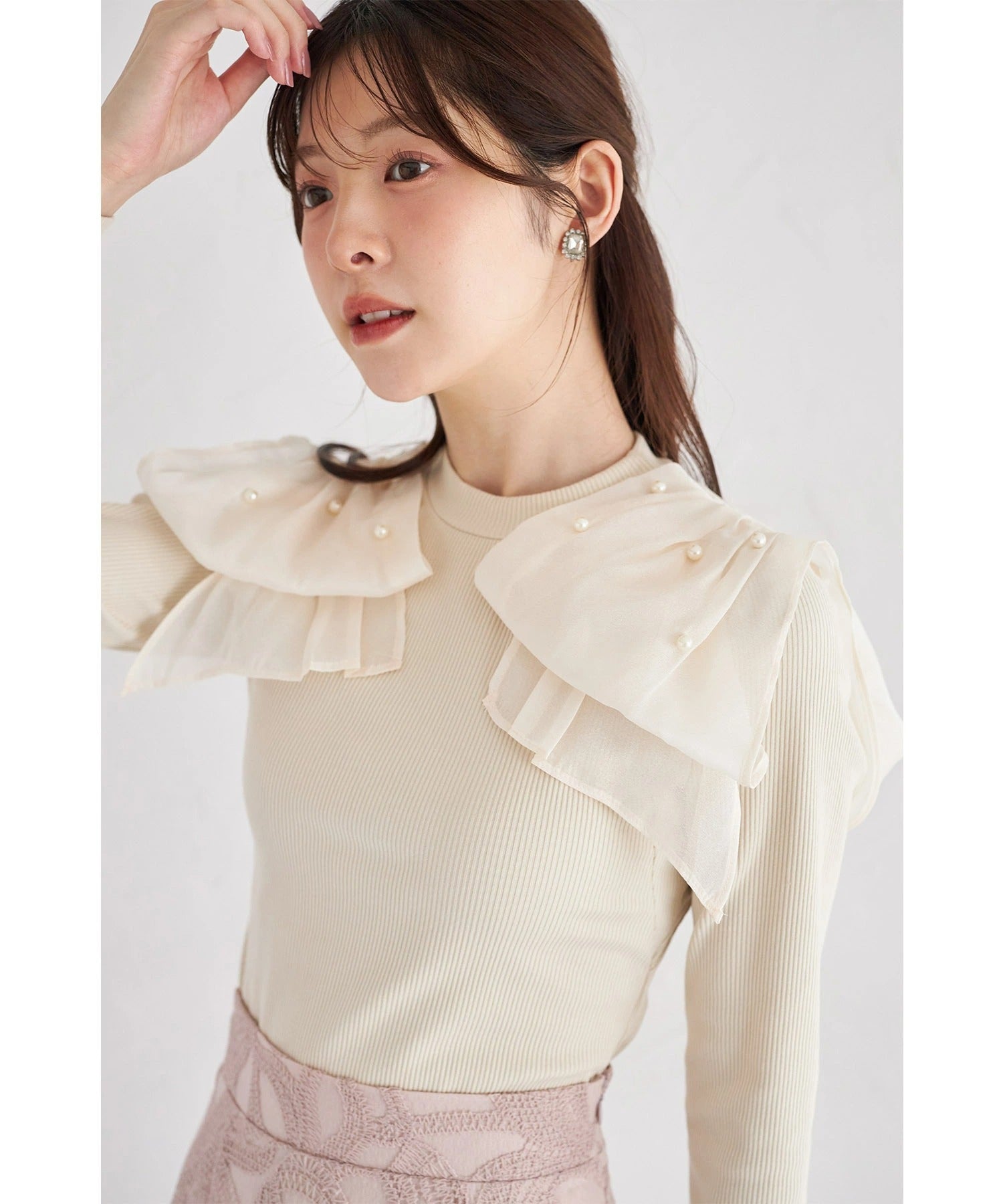 トッコクローゼット tocco closet 肩リボン＆パール付きリブカットプルオーバー ベージュ