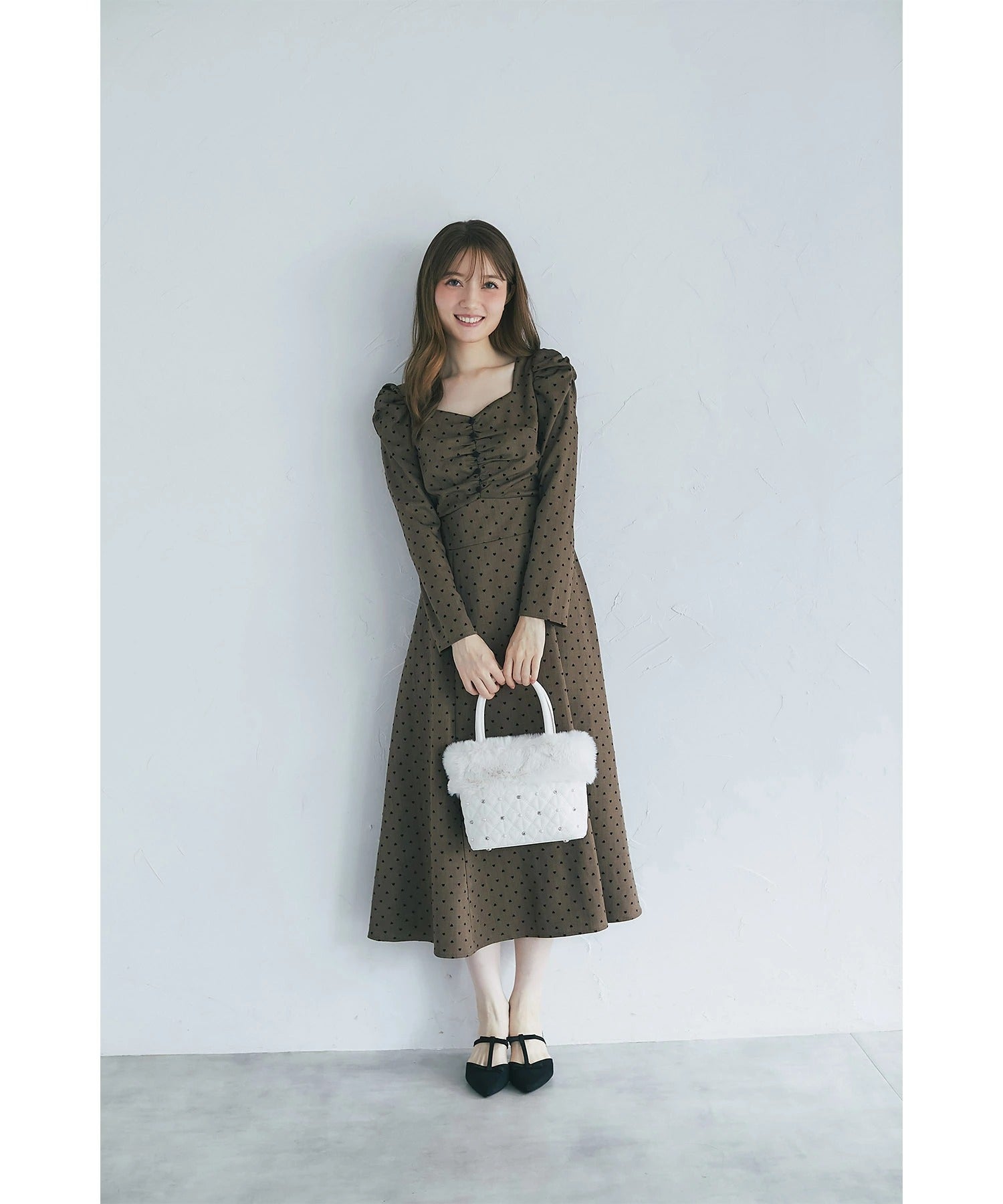 トッコクローゼット tocco closet 3WAYショルダー付きパールビジュー装飾ファー×ハートキルティングバッグ ホワイト