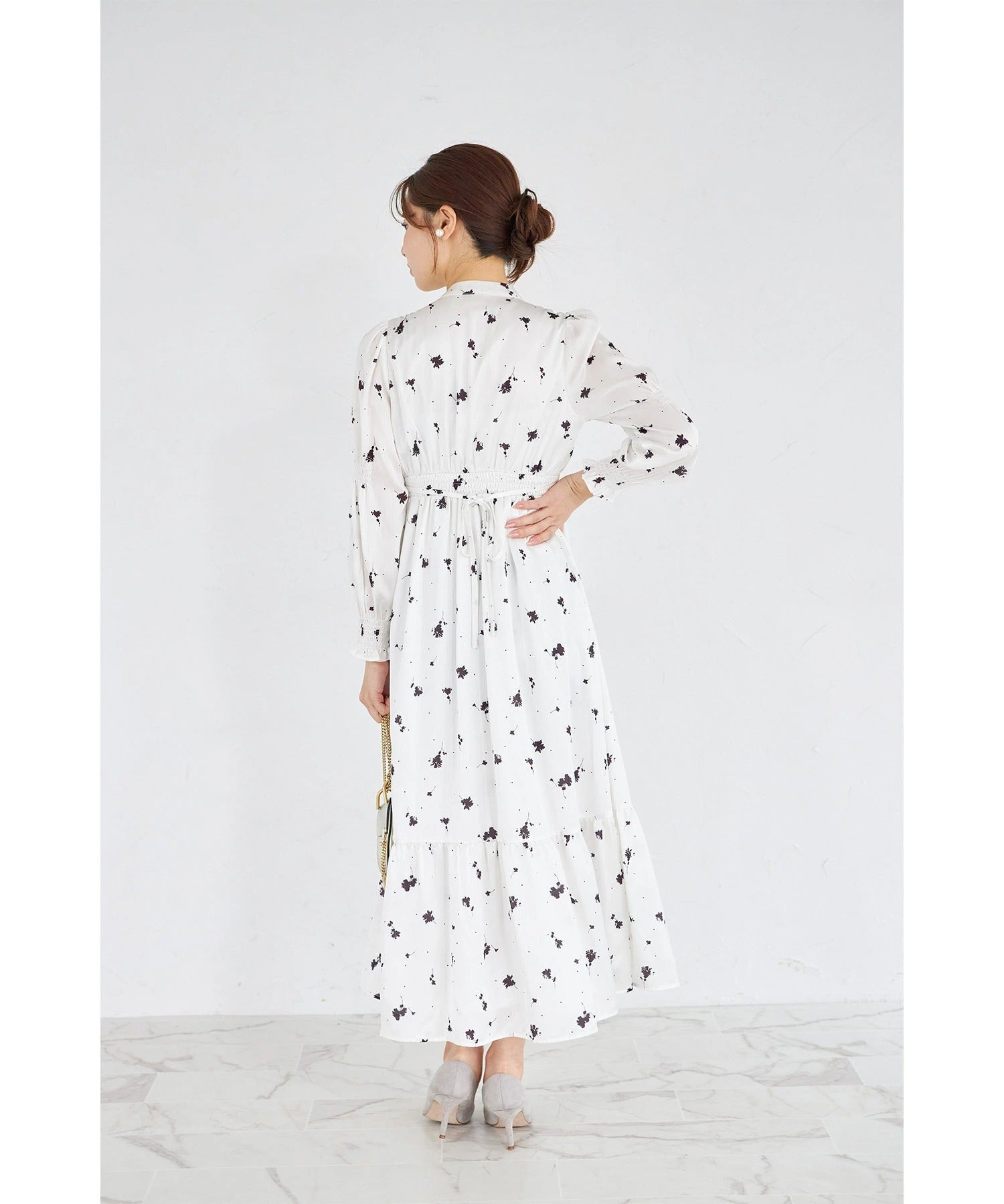 トッコクローゼット tocco closet リボン付きシルエットフラワー×ペンシルドットプリントワンピース ホワイト