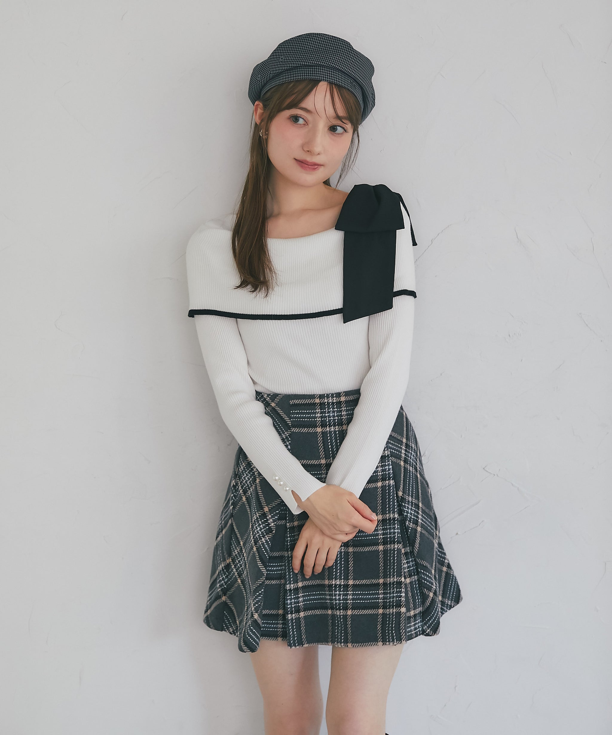 トッコクローゼット tocco closet 肩リボン付き袖口パール装飾ニットプルオーバー ホワイト