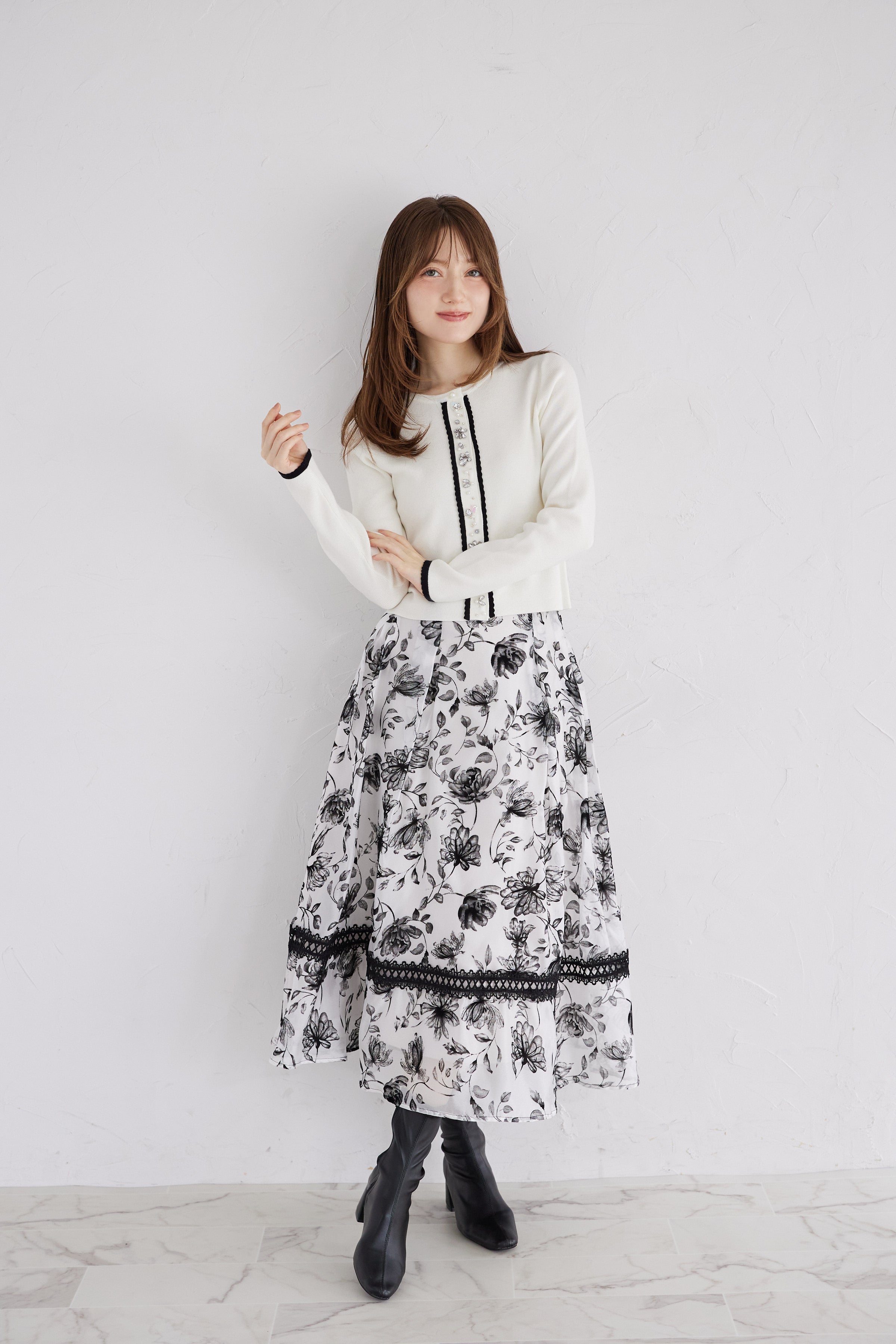 トッコクローゼット tocco closet パールビジュー装飾バイカラーカーディガン ホワイト