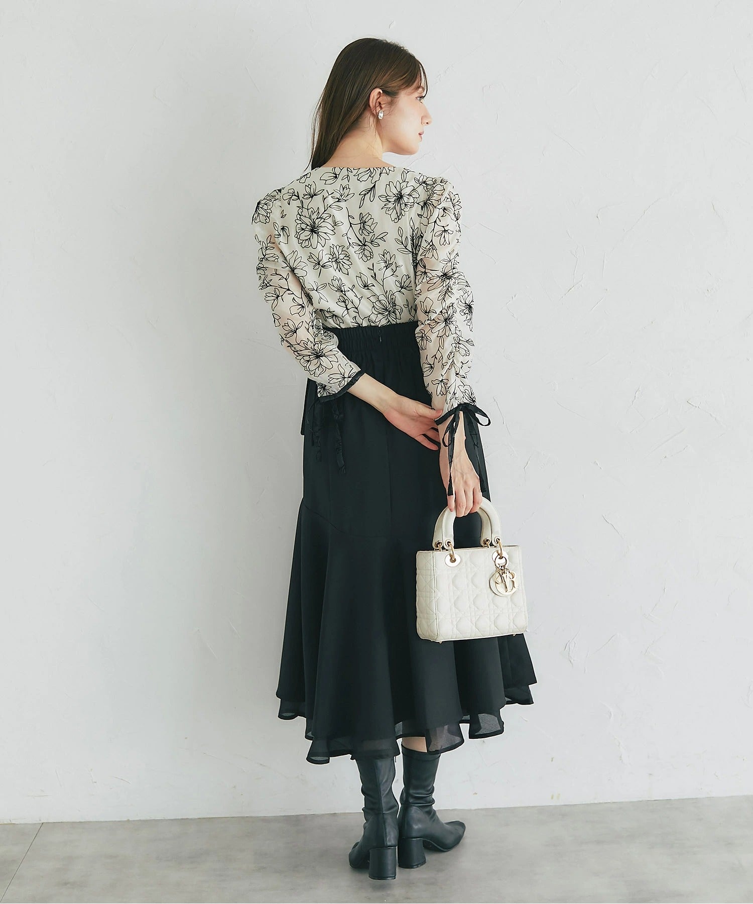 トッコクローゼット tocco closet リボン付きフロッキーフラワープリントシアーブラウス ホワイト