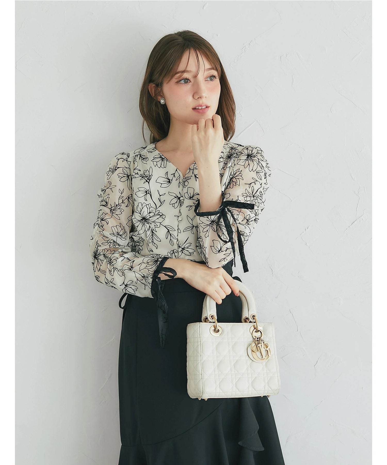 トッコクローゼット tocco closet リボン付きフロッキーフラワープリントシアーブラウス ホワイト