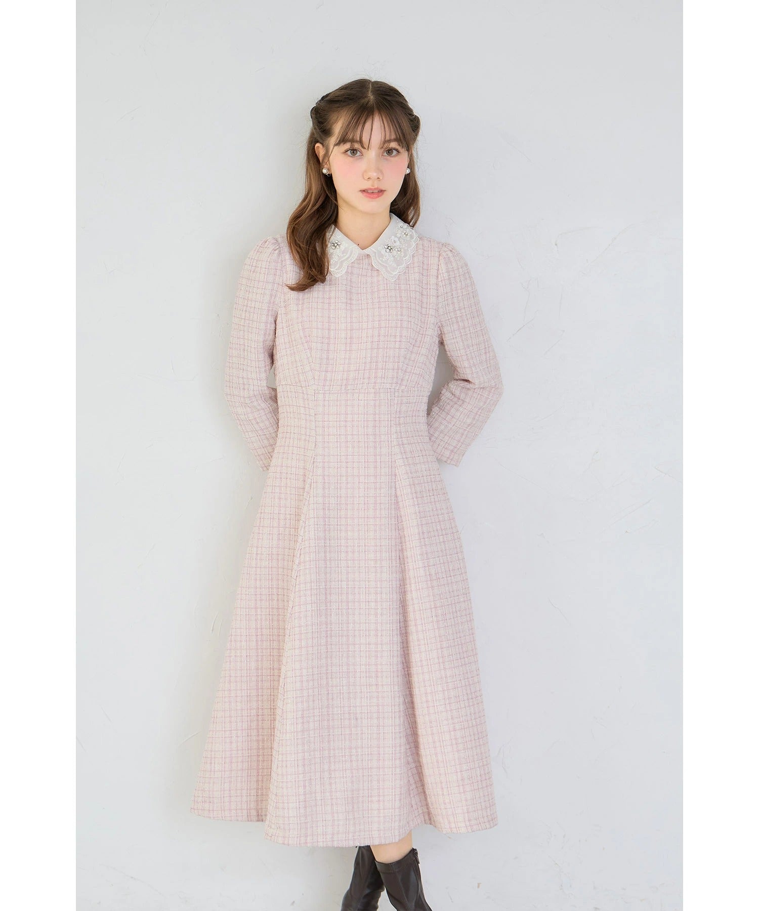 トッコクローゼット tocco closet ビジュー×立体モチーフ付きオーガンジーフラワーレース襟ツイードワンピース ピンク