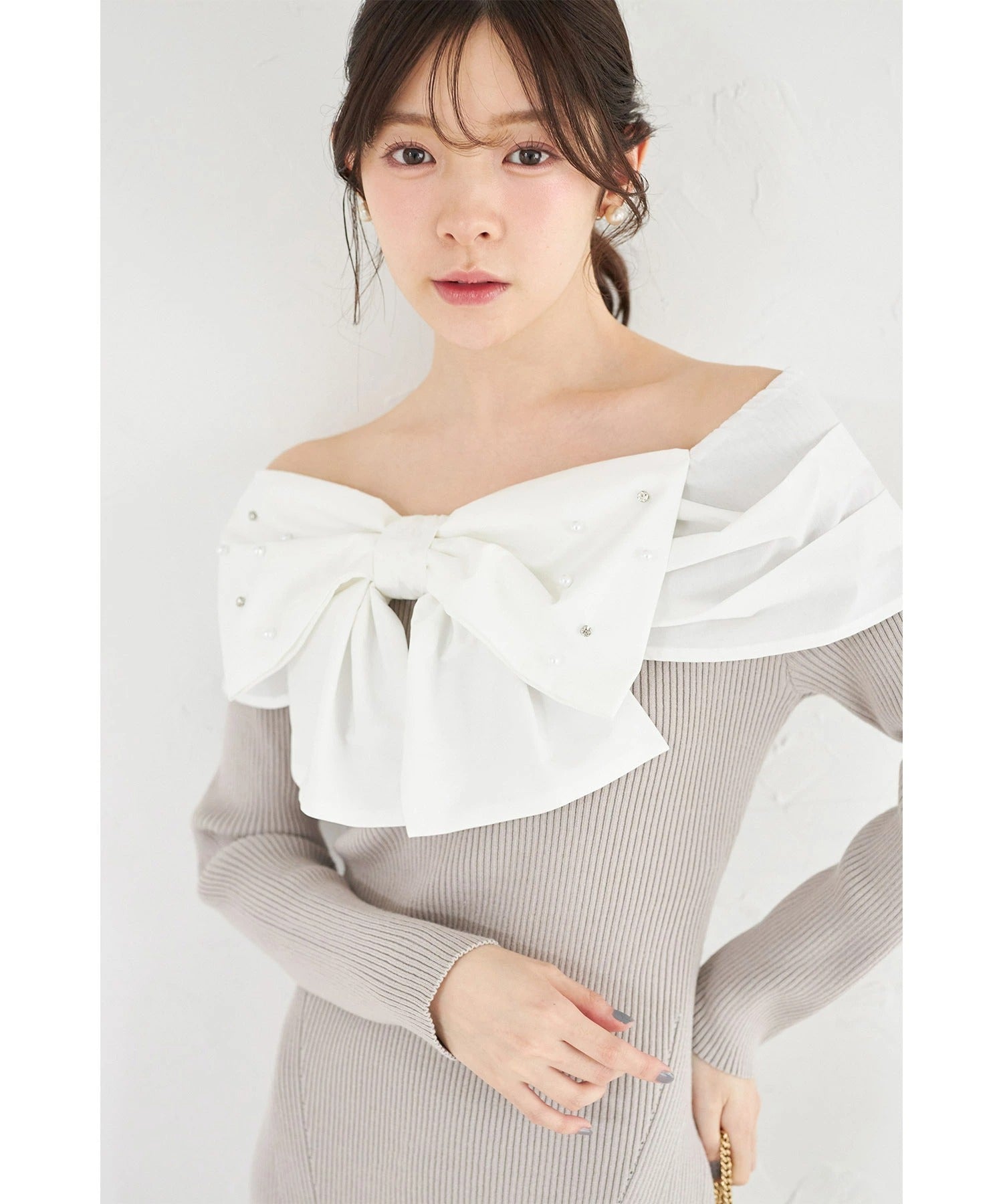 トッコクローゼット tocco closet パールビジュー付きビックリボン切り替えリブニットワンピース? グレー