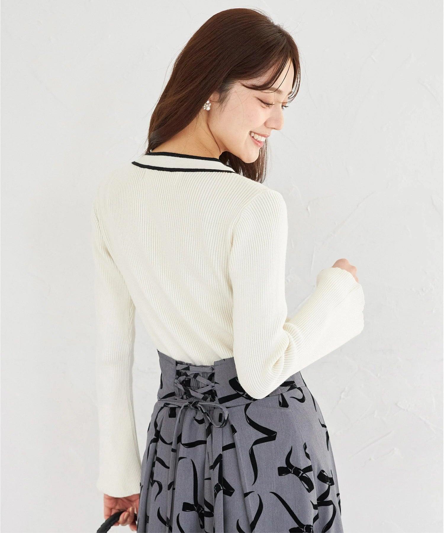 トッコクローゼット tocco closet ビジュー飾り釦付きボウタイリボン配色ニットプルオーバー ホワイト