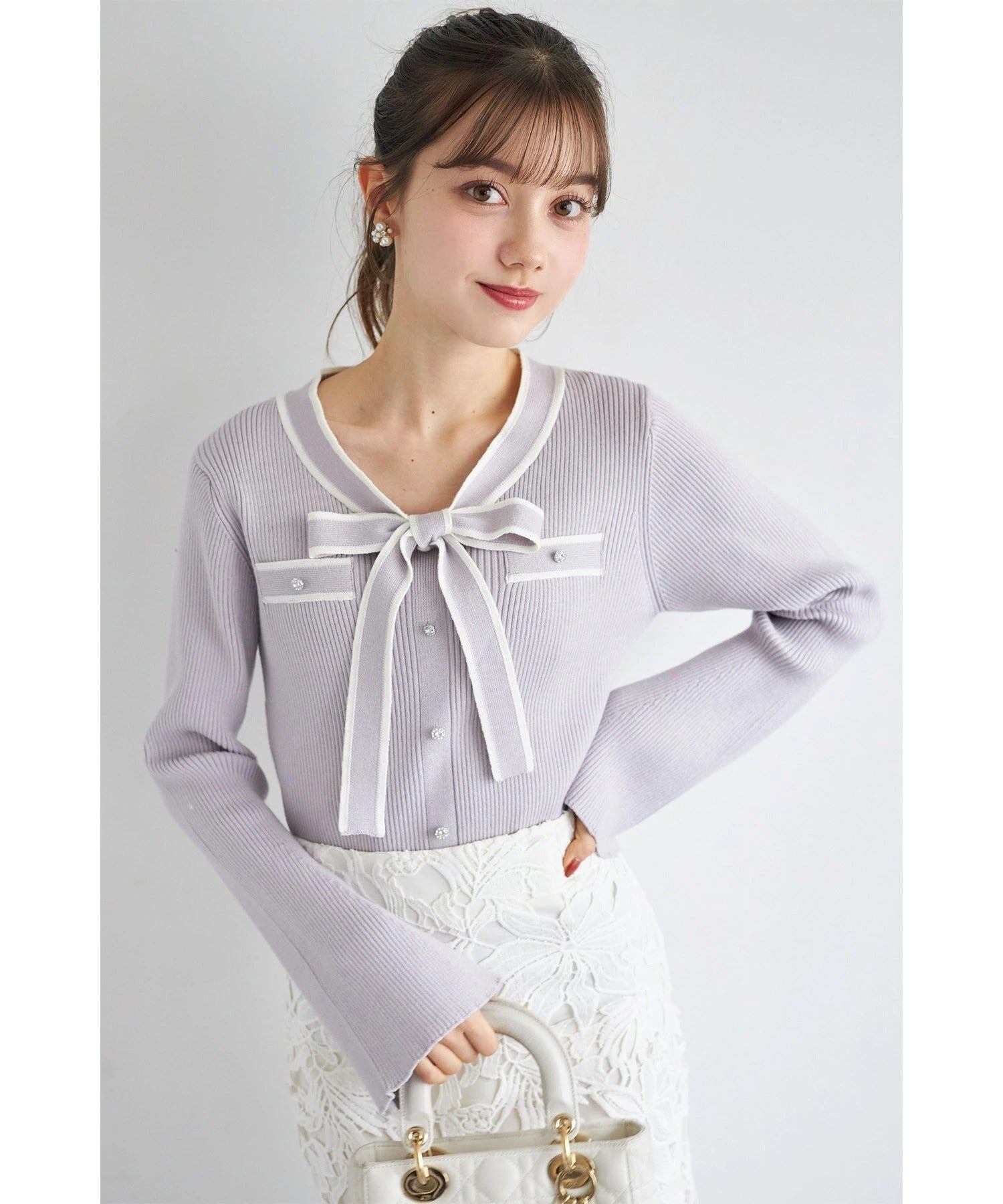 トッコクローゼット tocco closet ビジュー飾り釦付きボウタイリボン配色ニットプルオーバー パープル