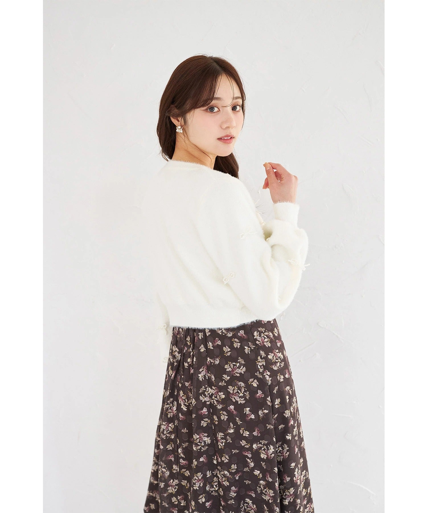 トッコクローゼット tocco closet パールリボン付きラメシャギーニットカーディガン ホワイト