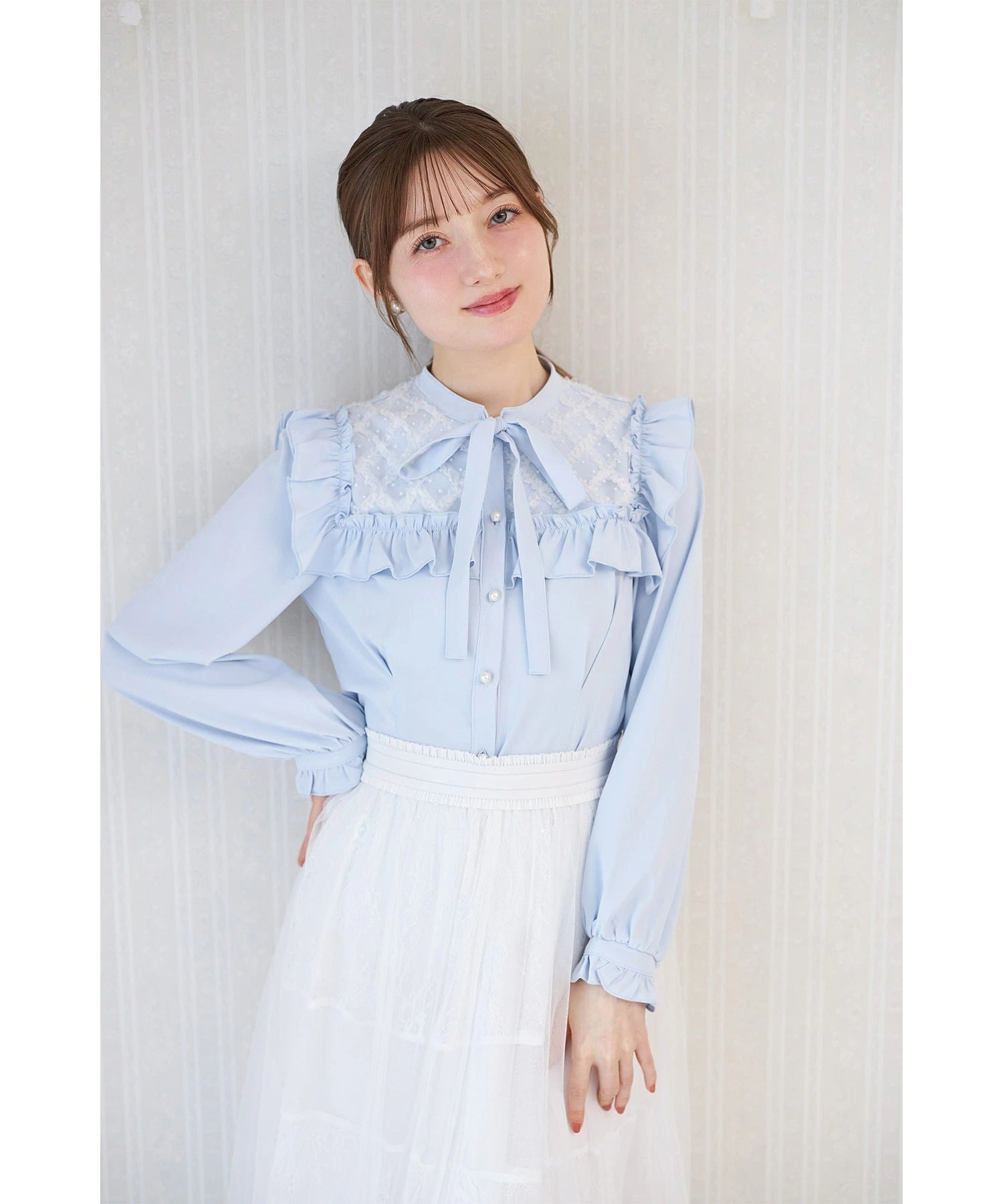 トッコクローゼット tocco closet ヨークフリルラインチュール重ねフリルブラウス ブルー