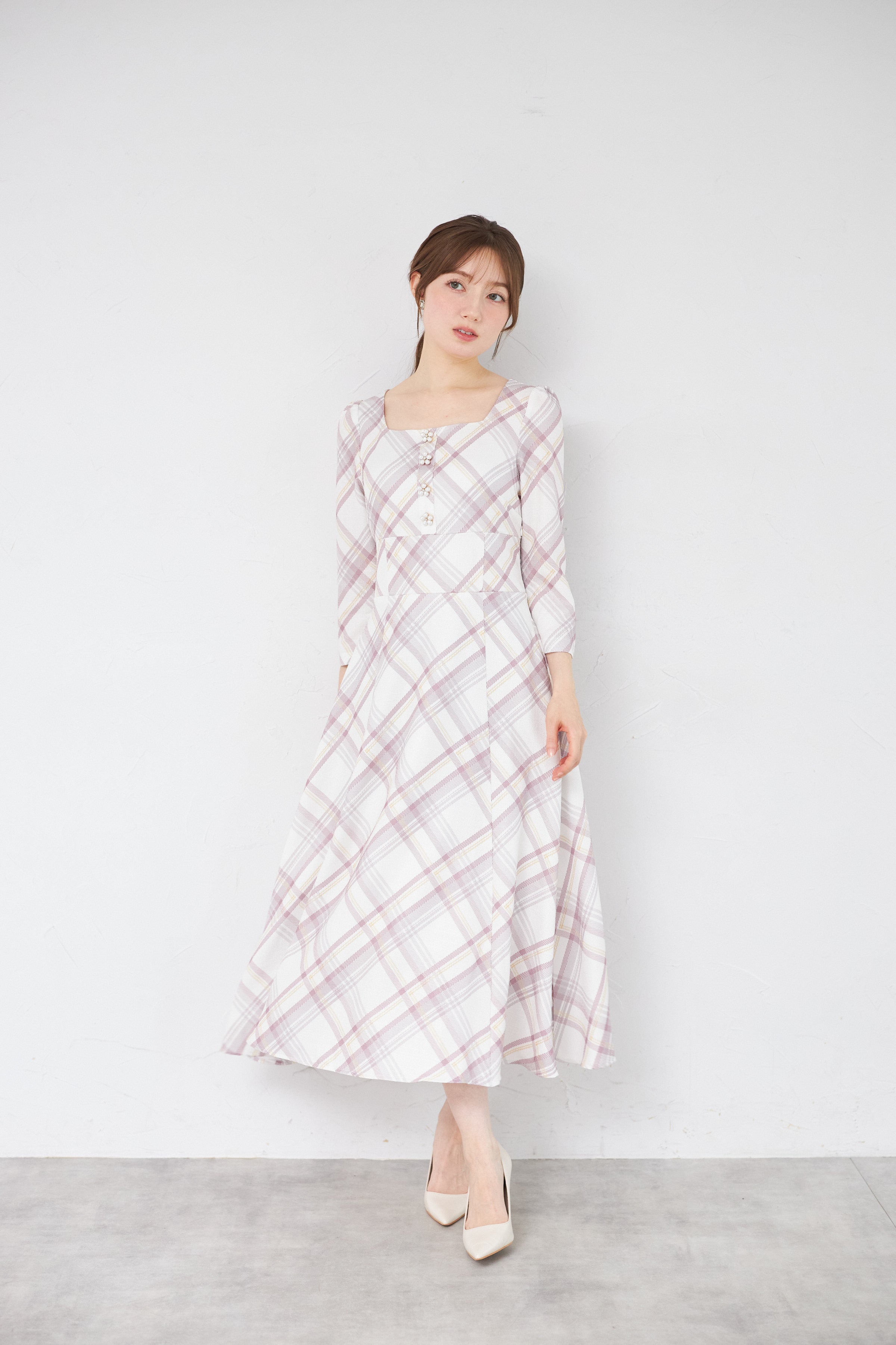 トッコクローゼット tocco closet フラワーモチーフ飾り釦ツイードライクチェックワンピース ピンク