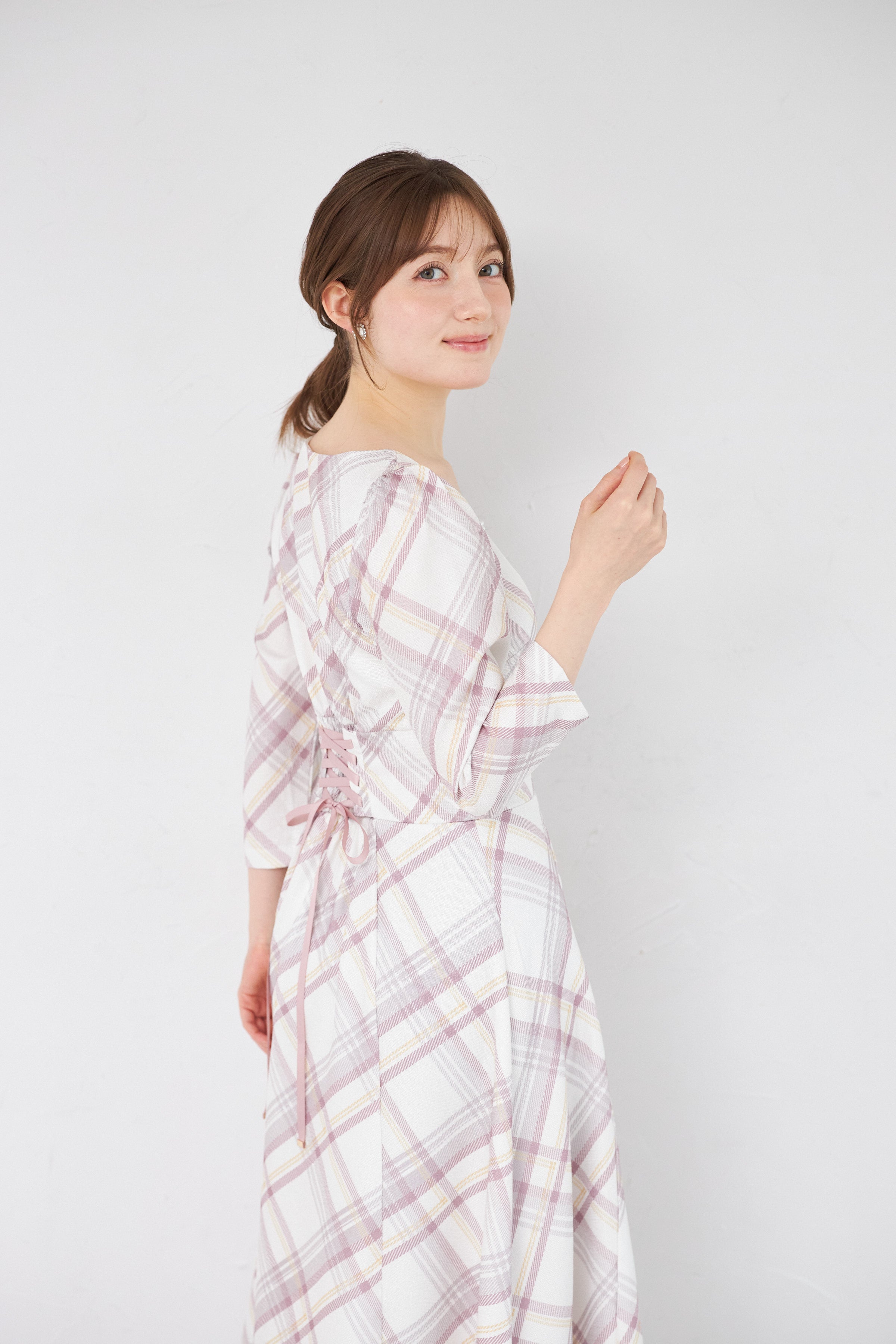 トッコクローゼット tocco closet フラワーモチーフ飾り釦ツイードライクチェックワンピース ピンク