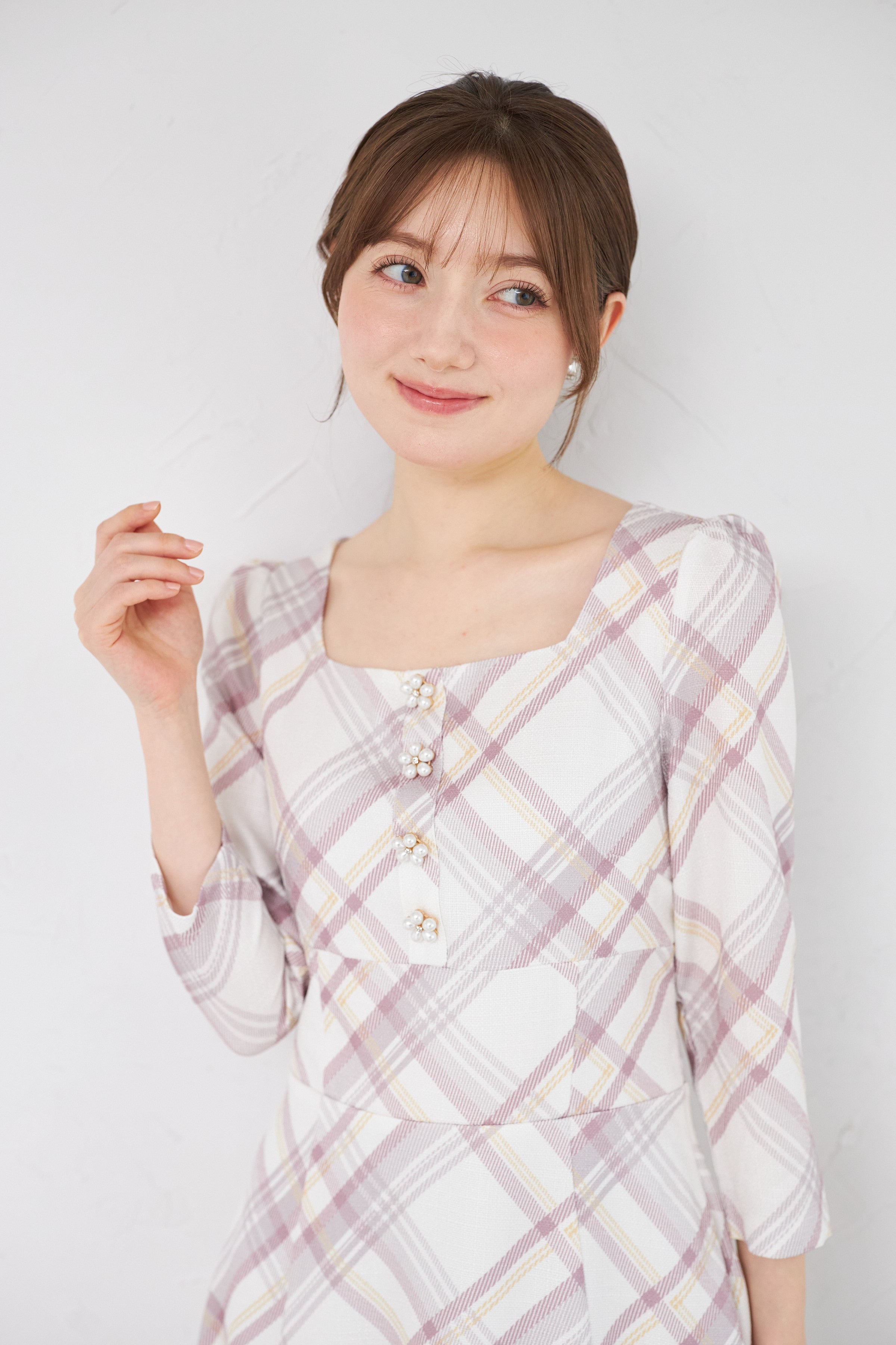 トッコクローゼット tocco closet フラワーモチーフ飾り釦ツイードライクチェックワンピース ピンク