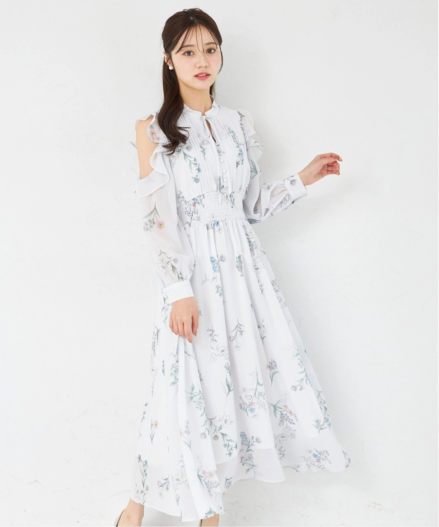トッコクローゼット tocco closet ラッフルフリルオープンショルダーボタニカルフラワープリントワンピース ブルー